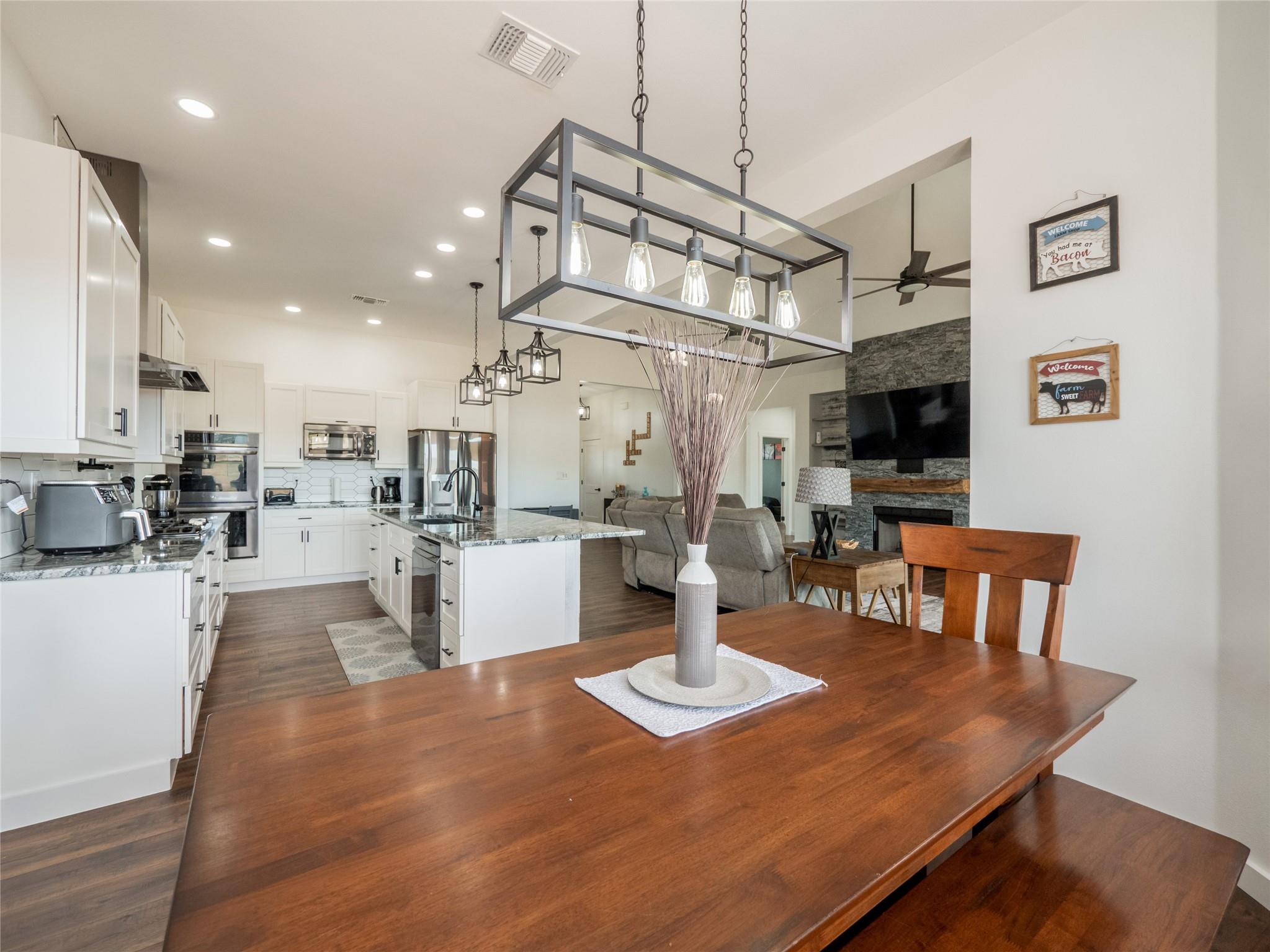 105 Mesa Grande Ct, Marble Falls, TX 78654