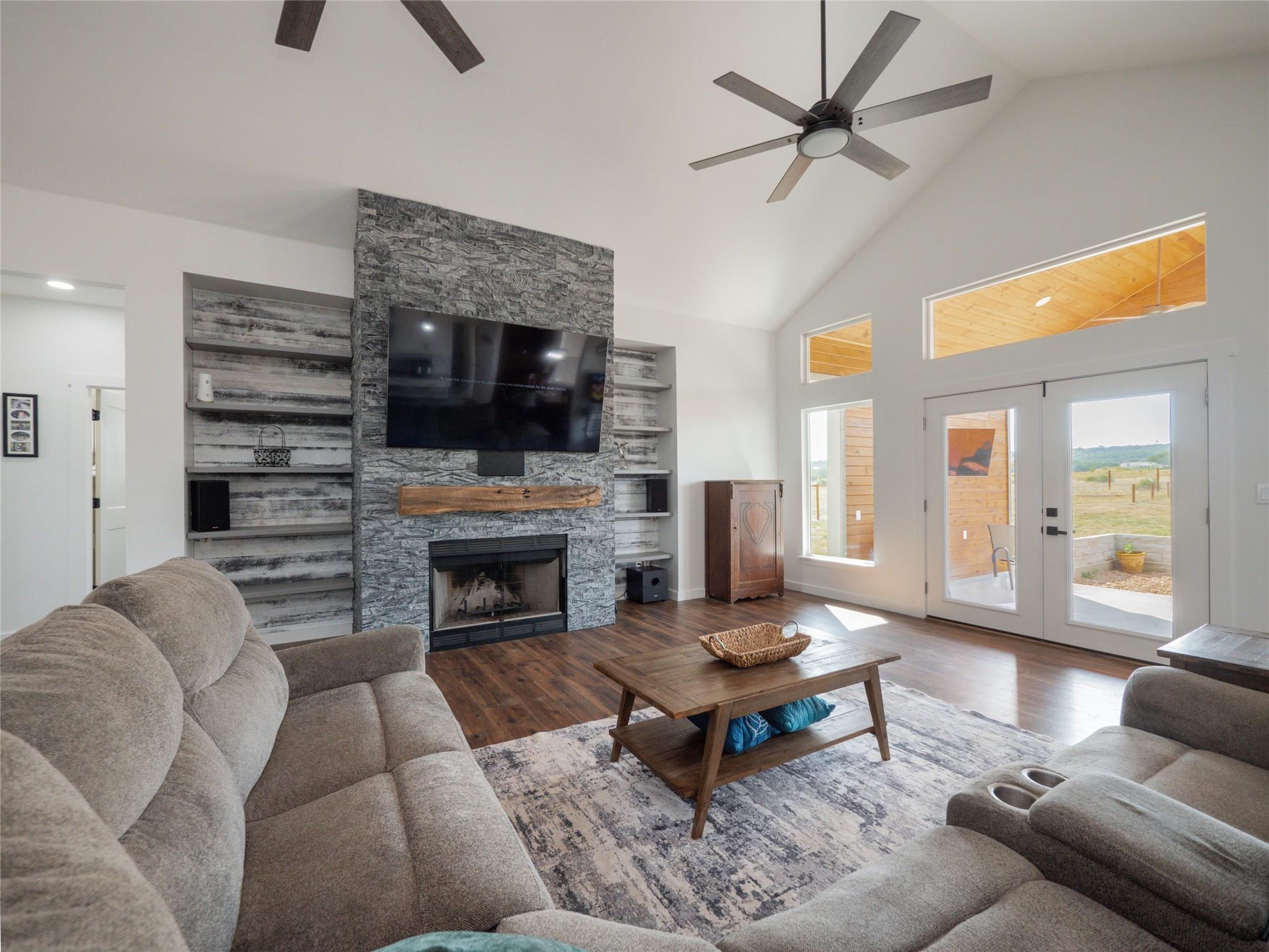 105 Mesa Grande Ct, Marble Falls, TX 78654