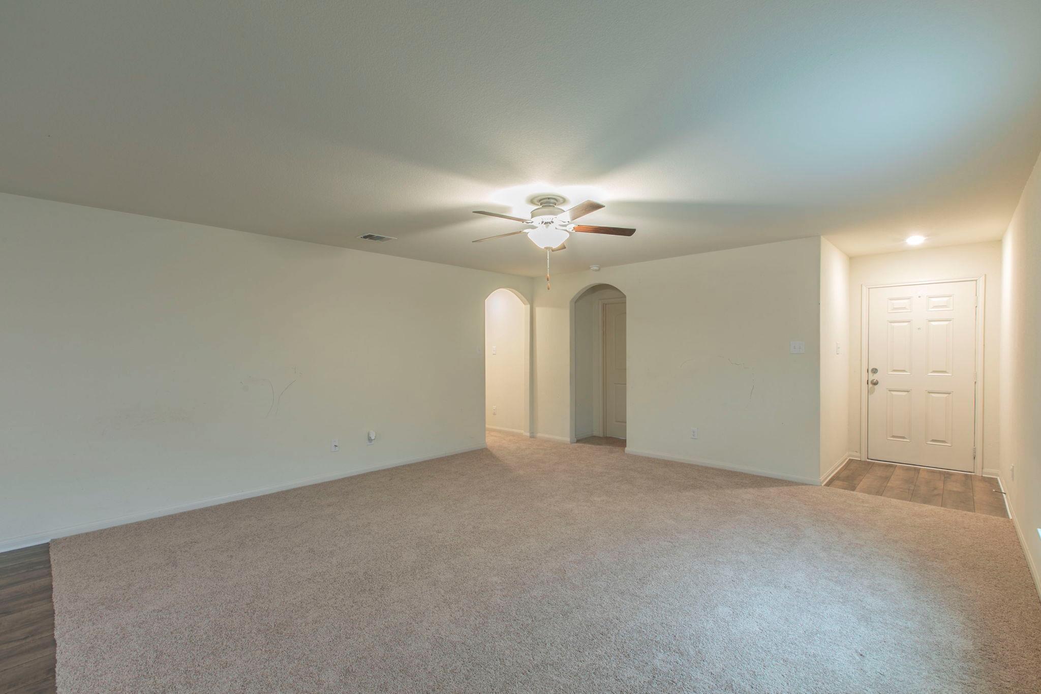 136 Allington Cir, Jarrell, TX 76537