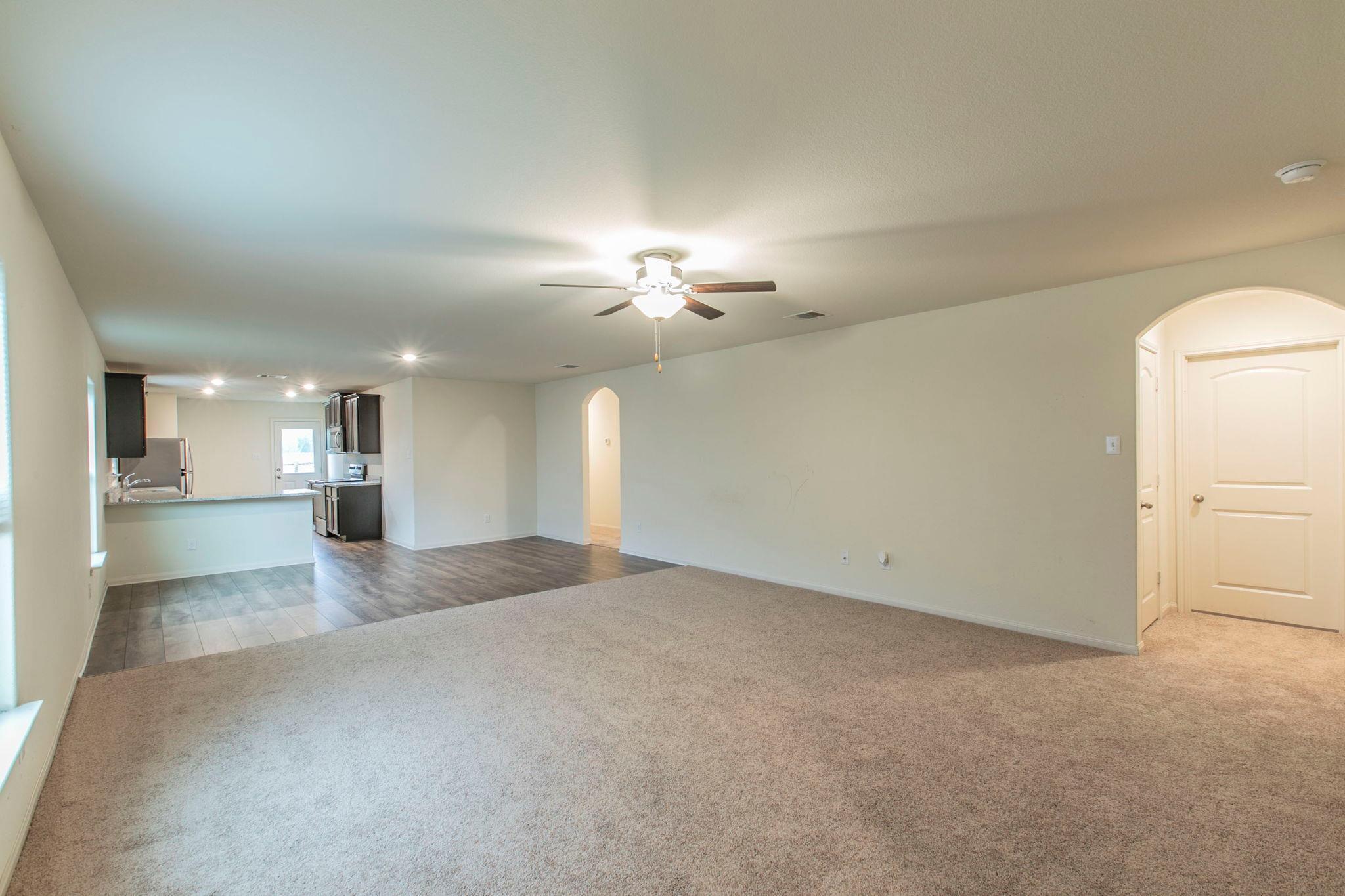 136 Allington Cir, Jarrell, TX 76537