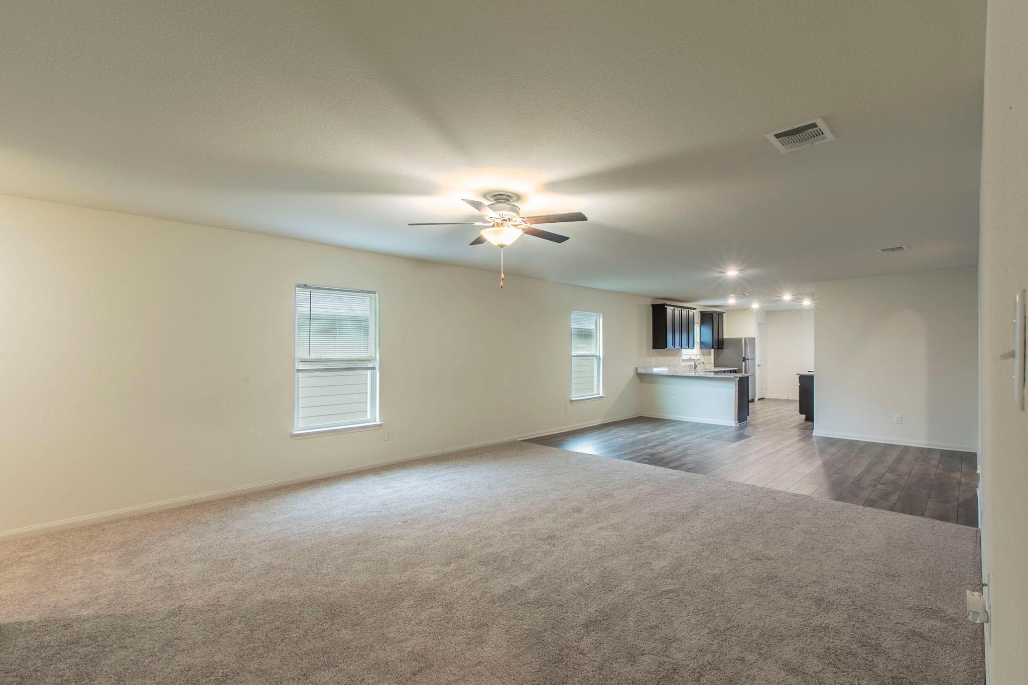 136 Allington Cir, Jarrell, TX 76537