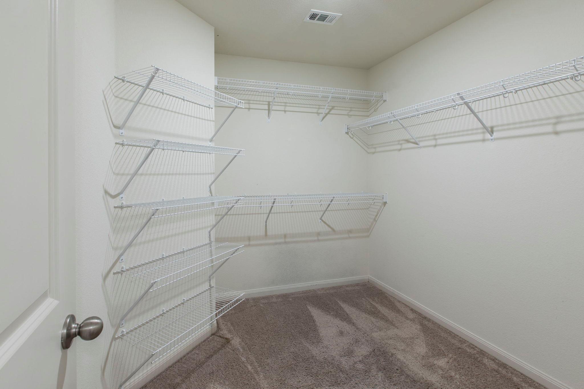 136 Allington Cir, Jarrell, TX 76537