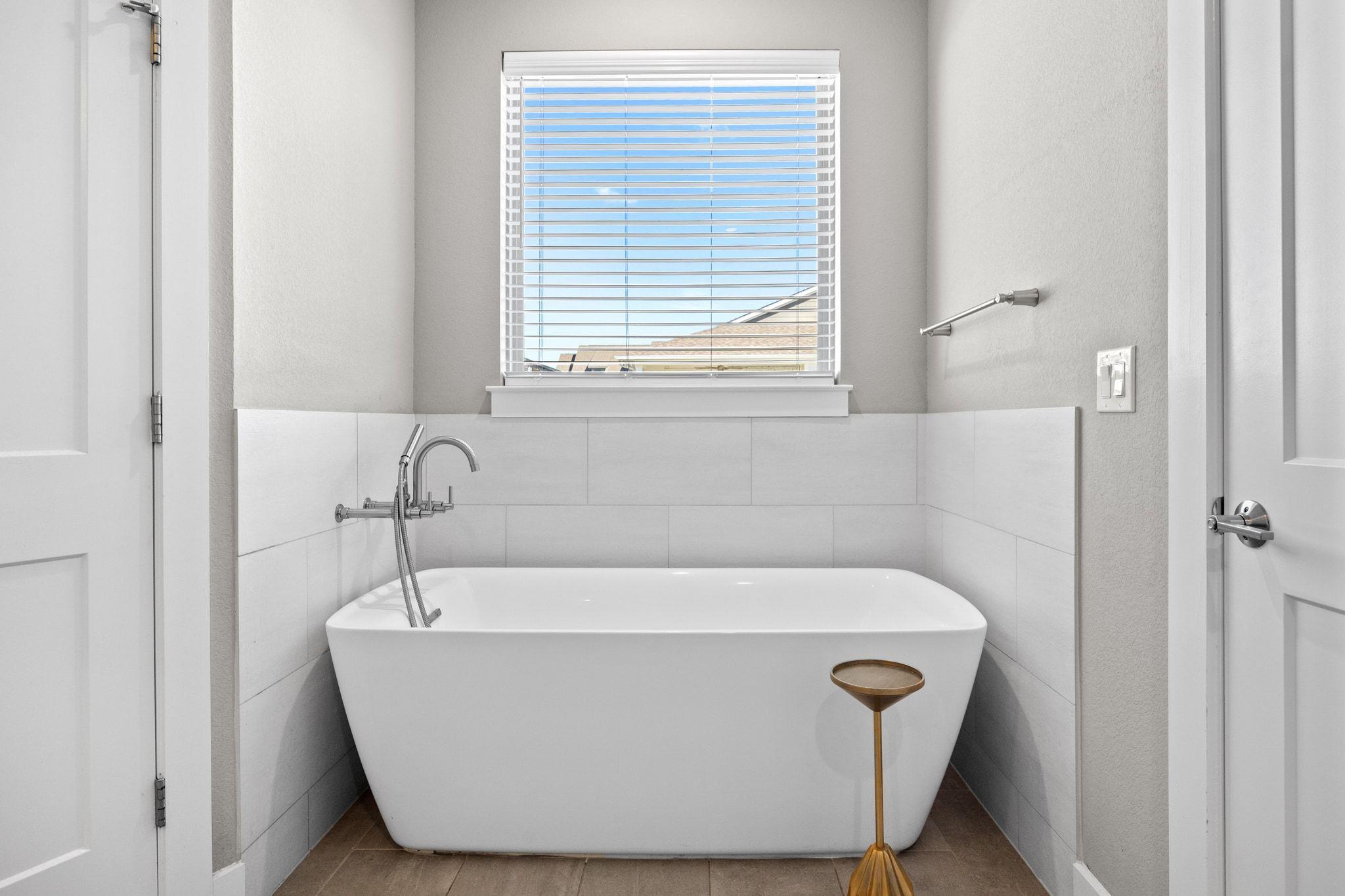 112 Dax Dr, Liberty Hill, TX 78642