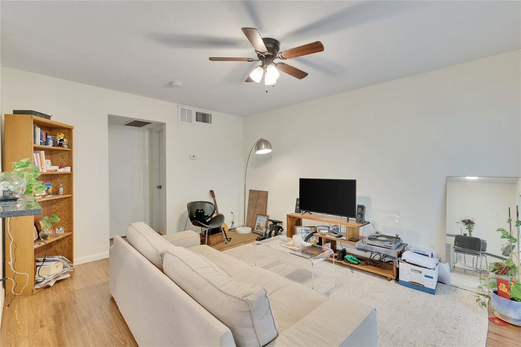 2207 Leon St # 205, Austin, TX 78705