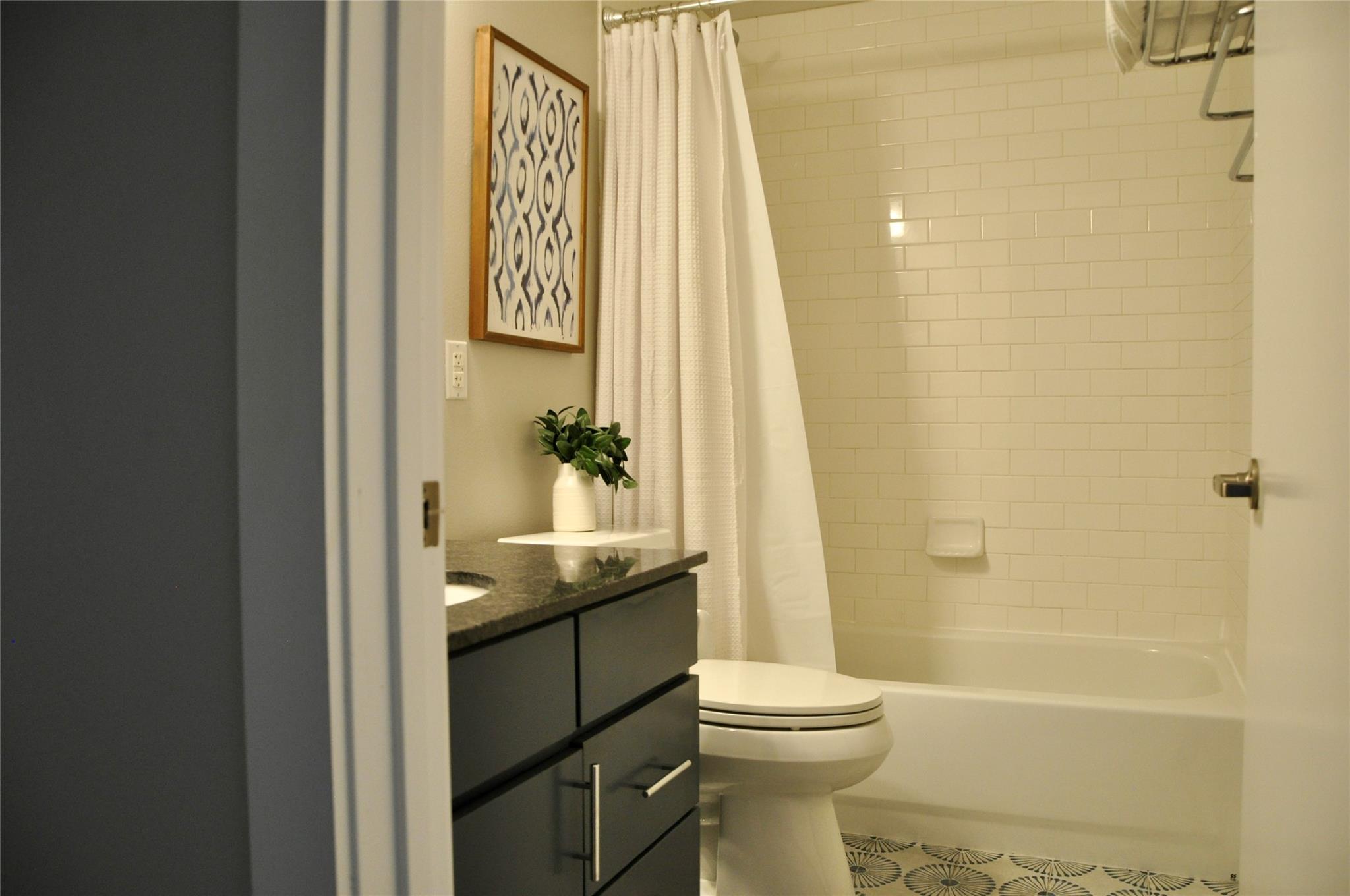 2200 Dickson Dr # 116, Austin, TX 78704