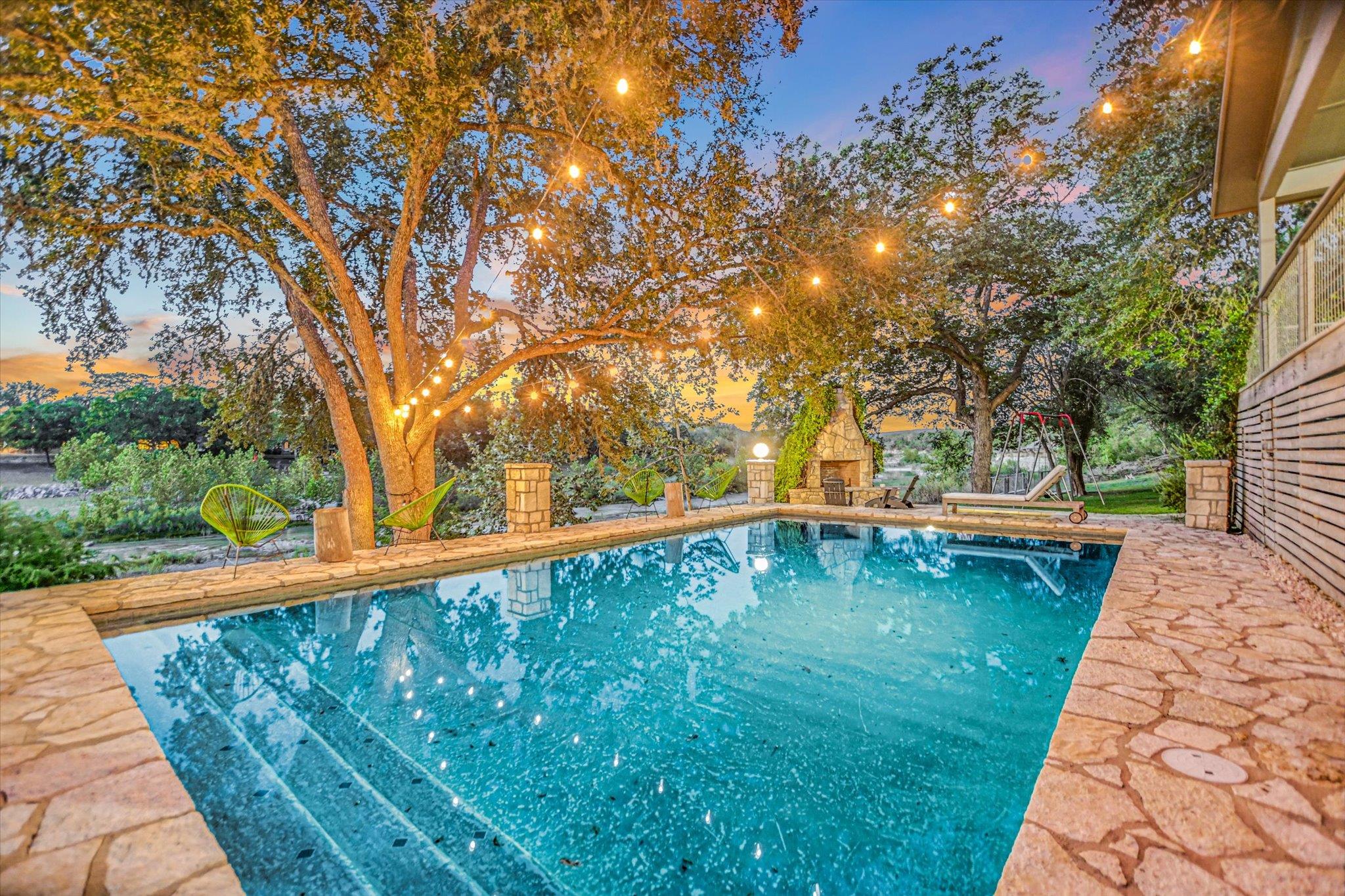 1121 Hidden Valley Rd, Wimberley, TX 78676