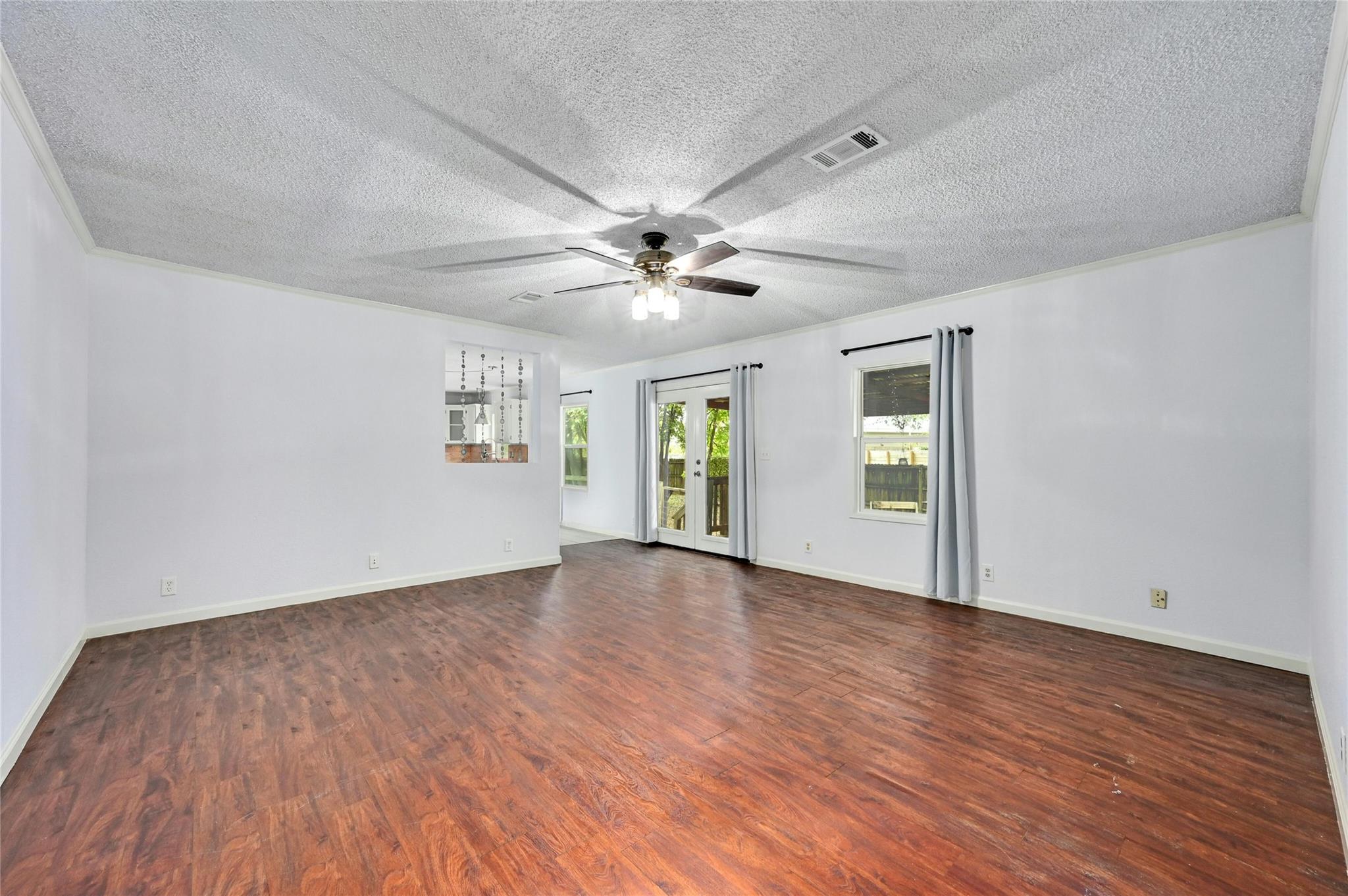 1619 J J Seabrook Dr, Austin, TX 78721