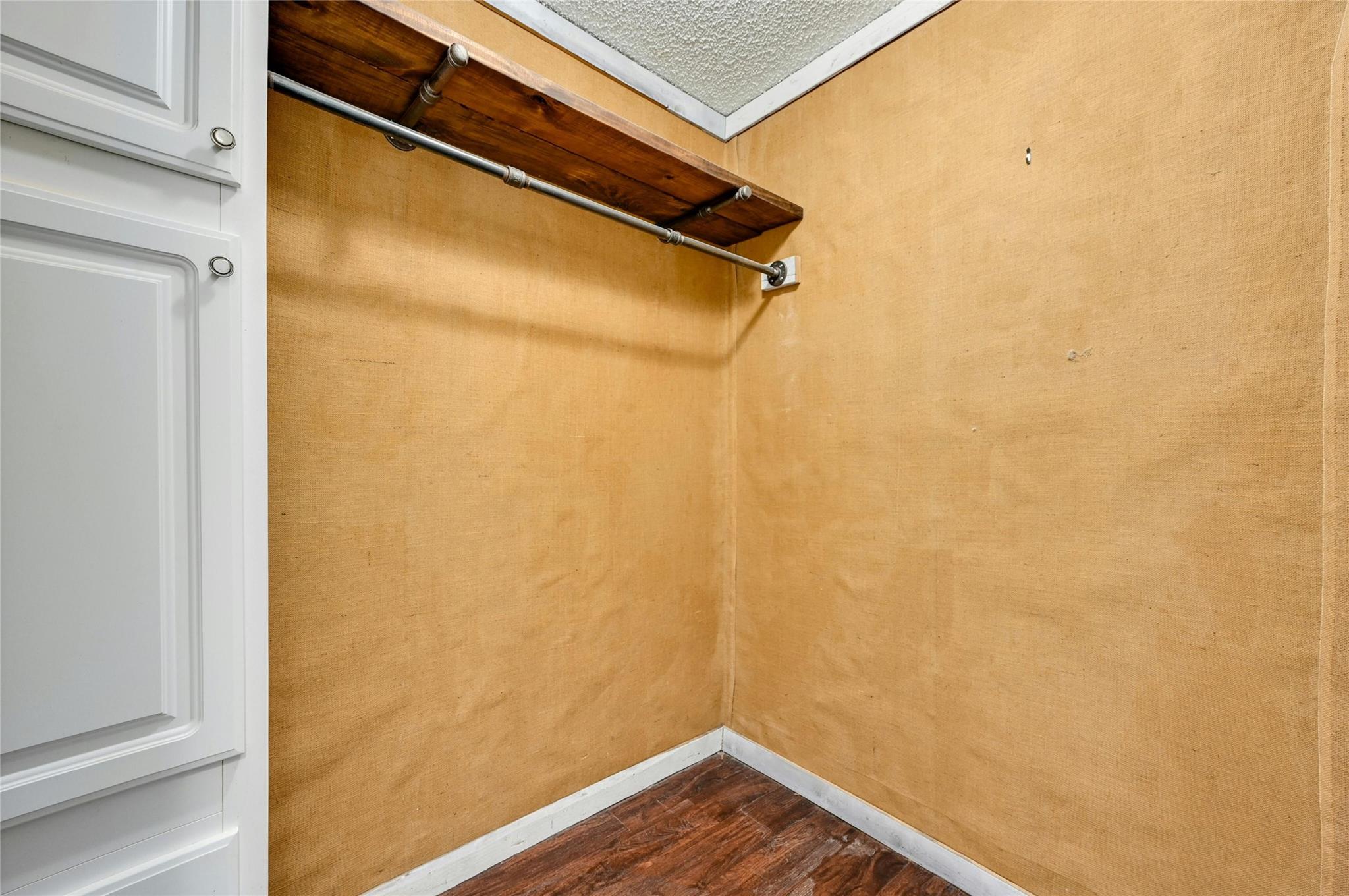 1619 J J Seabrook Dr, Austin, TX 78721