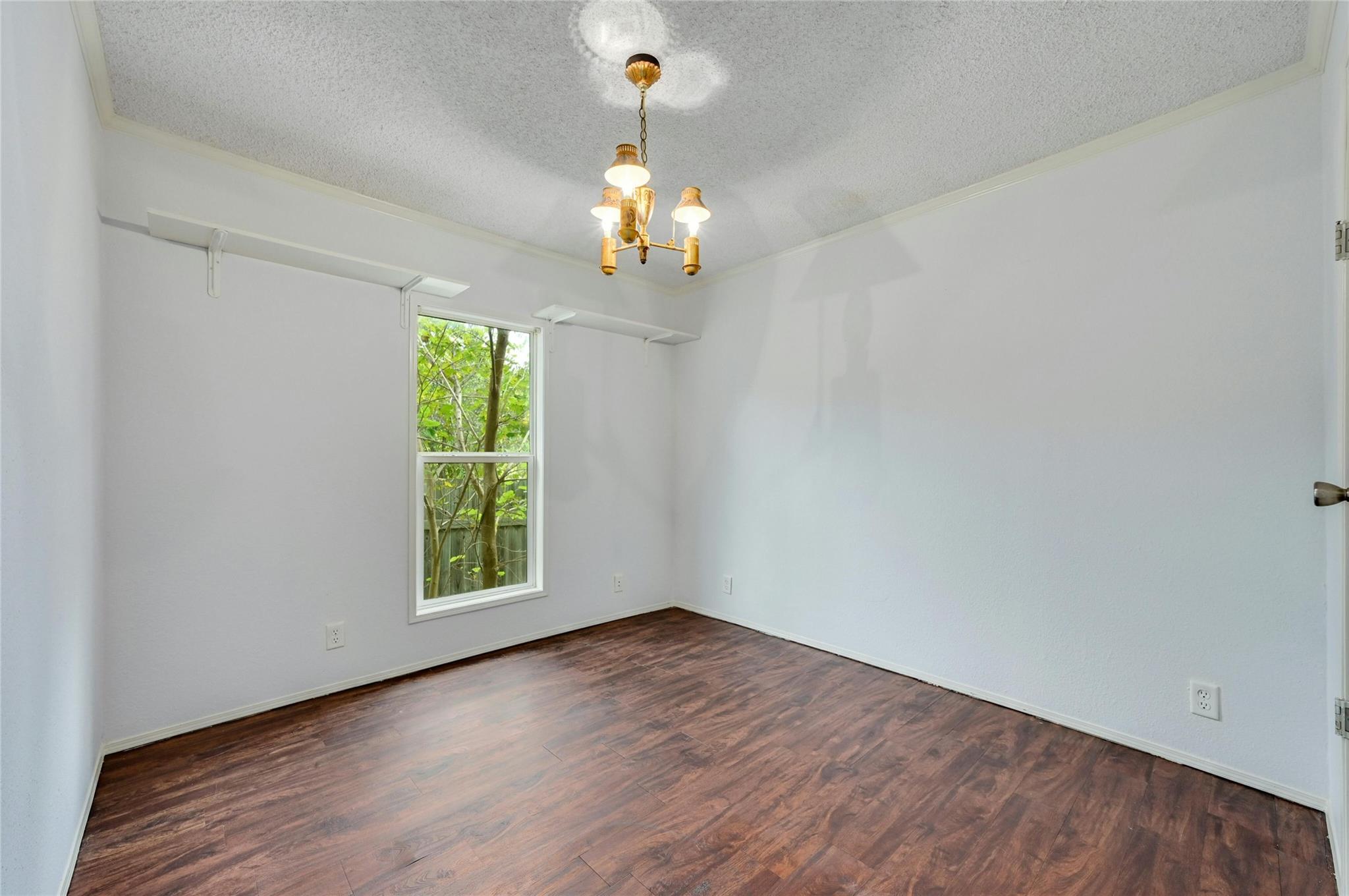 1619 J J Seabrook Dr, Austin, TX 78721