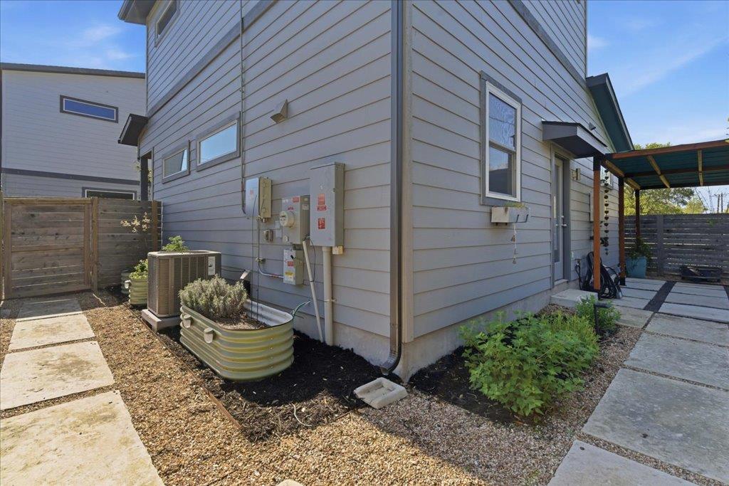 706 SHORT KEMP St # 2, Austin, TX 78741