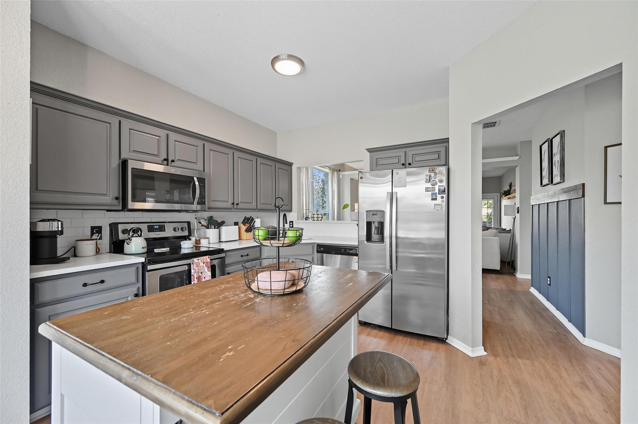 10312 Nelson Dr, Benbrook, TX 76126