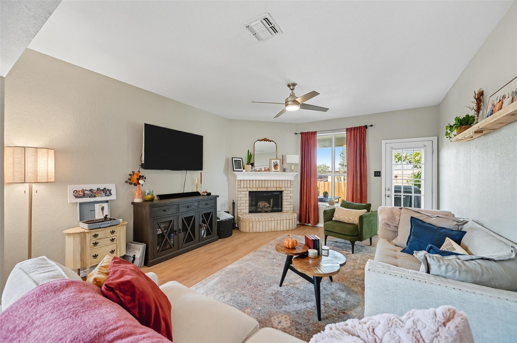 10312 Nelson Dr, Benbrook, TX 76126