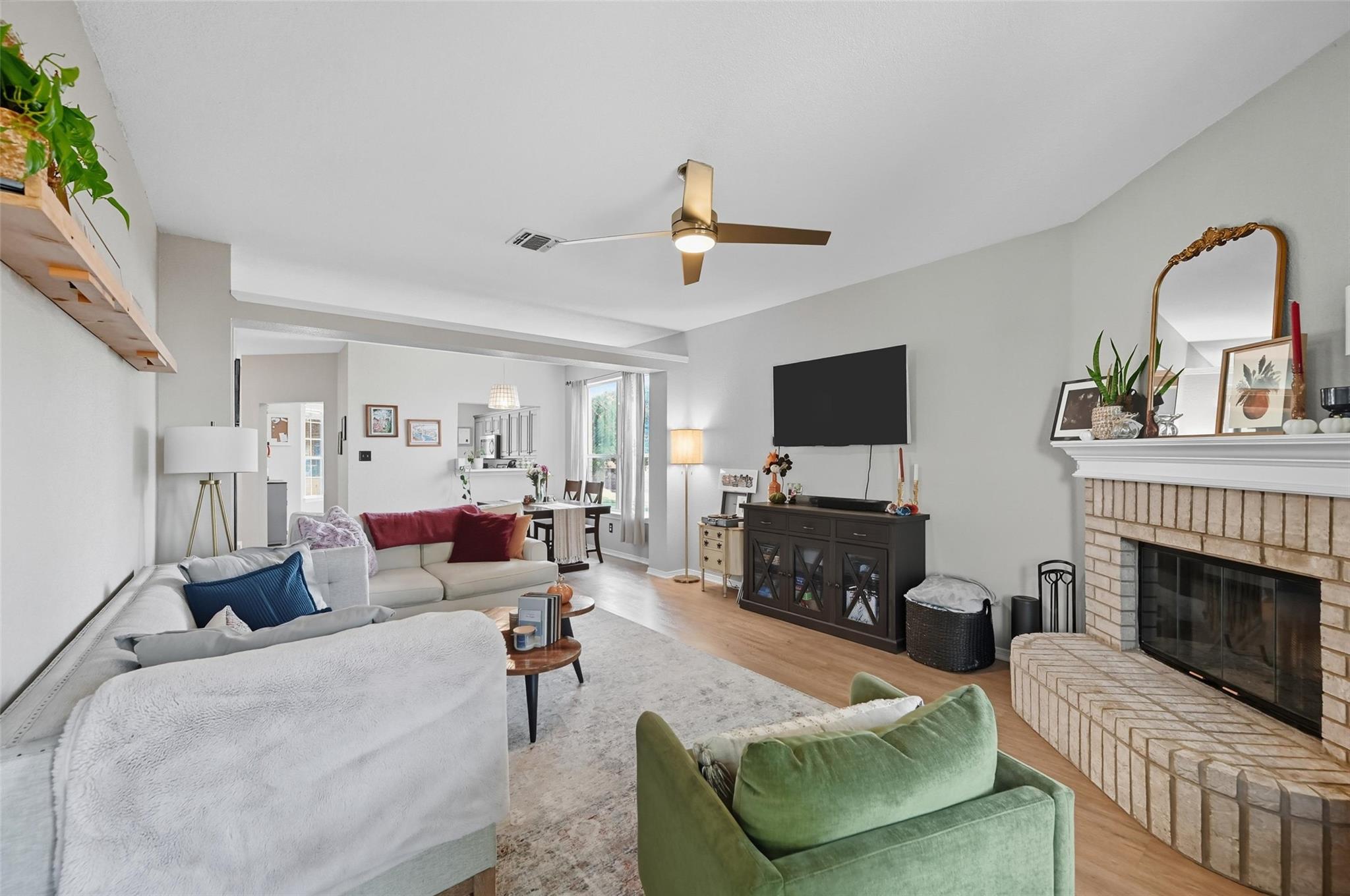 10312 Nelson Dr, Benbrook, TX 76126