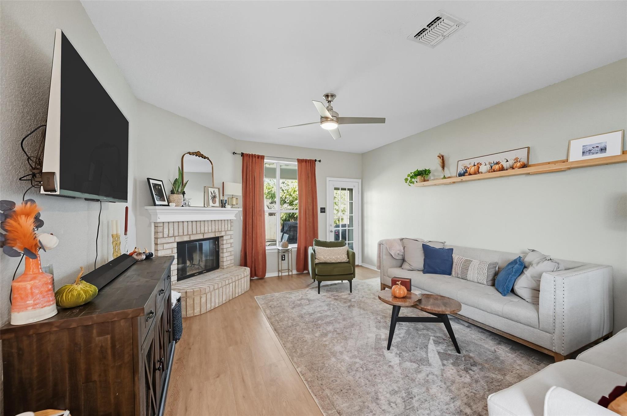 10312 Nelson Dr, Benbrook, TX 76126