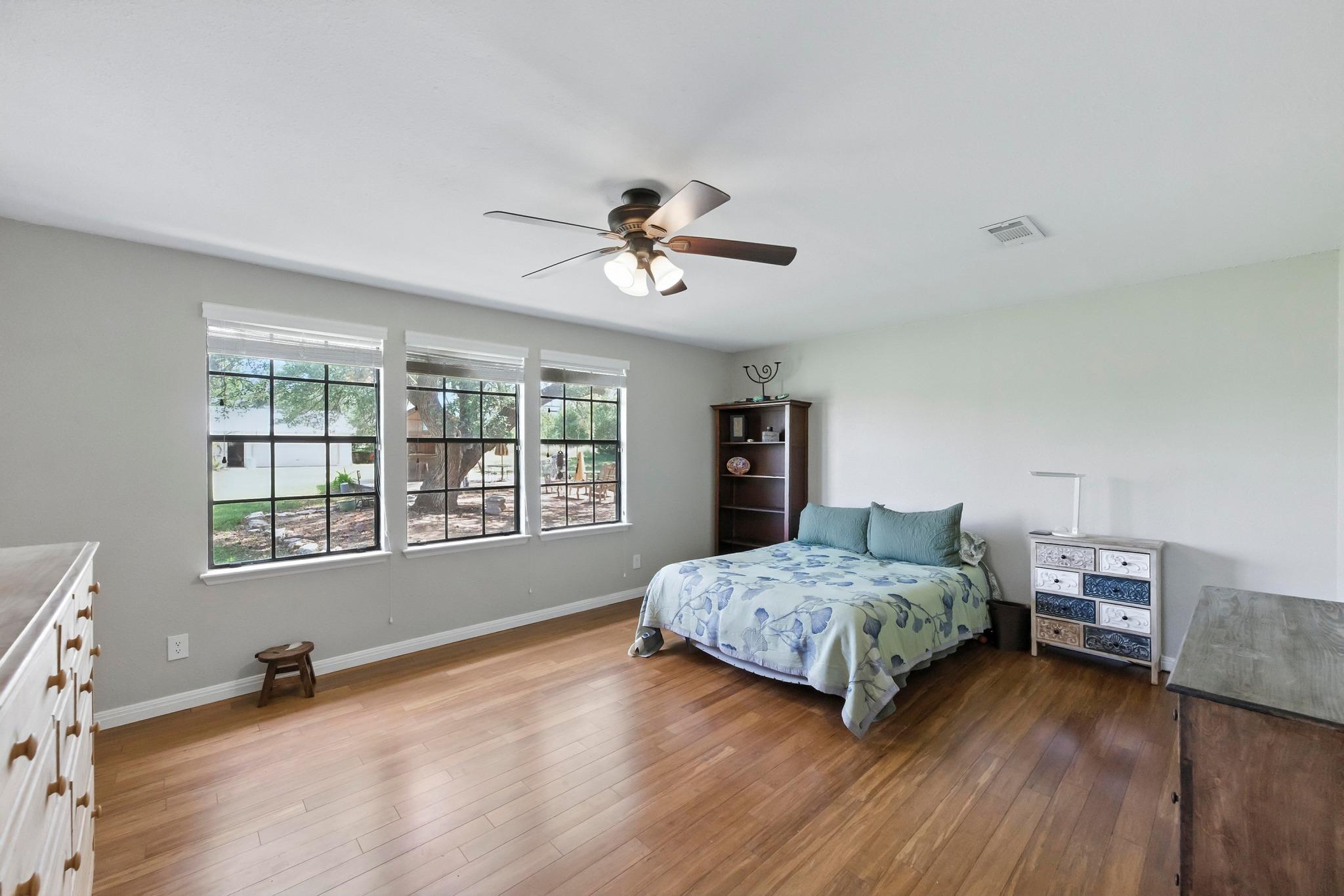 190 Carol Ann Dr, Austin, TX 78737