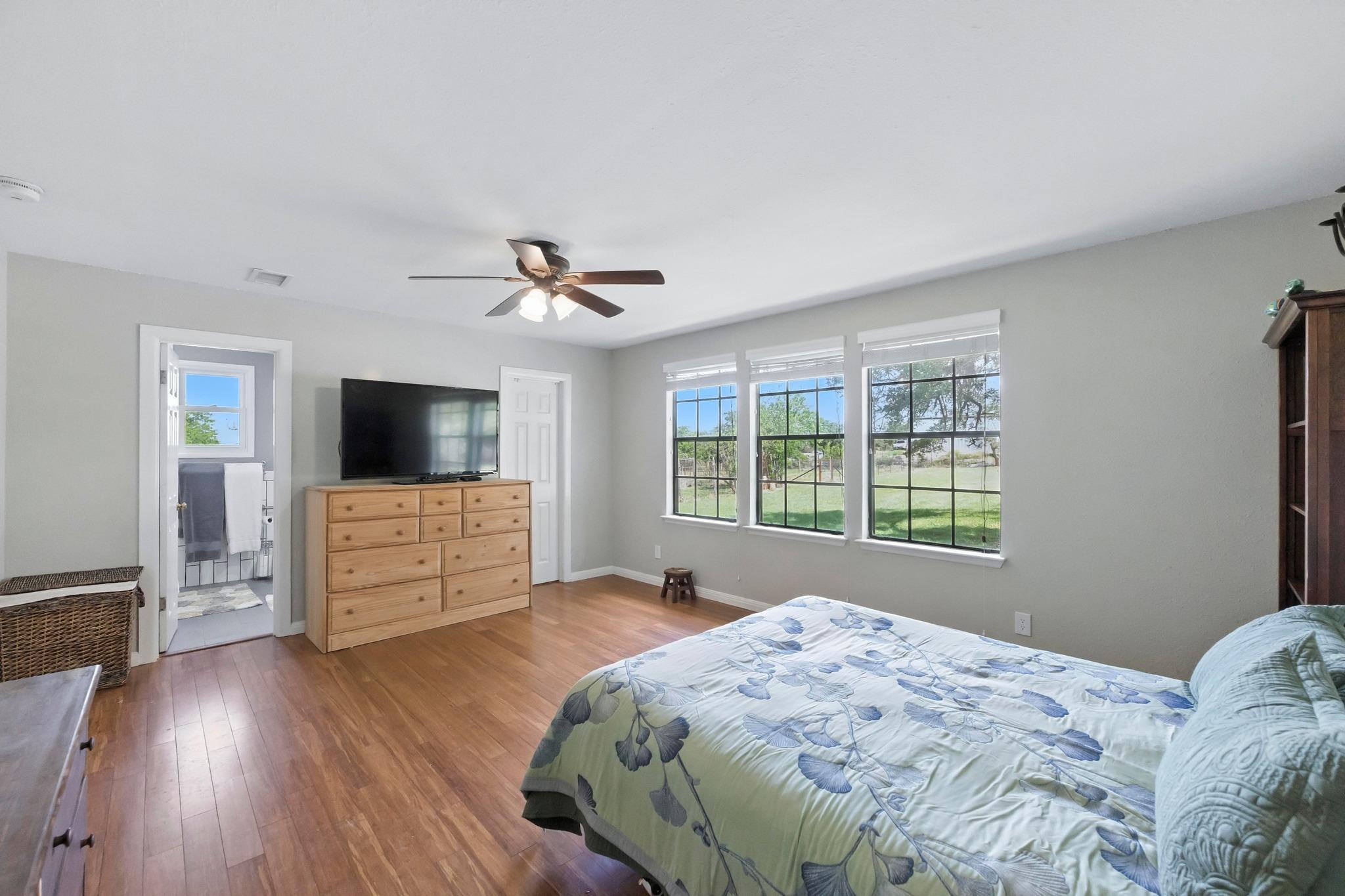 190 Carol Ann Dr, Austin, TX 78737