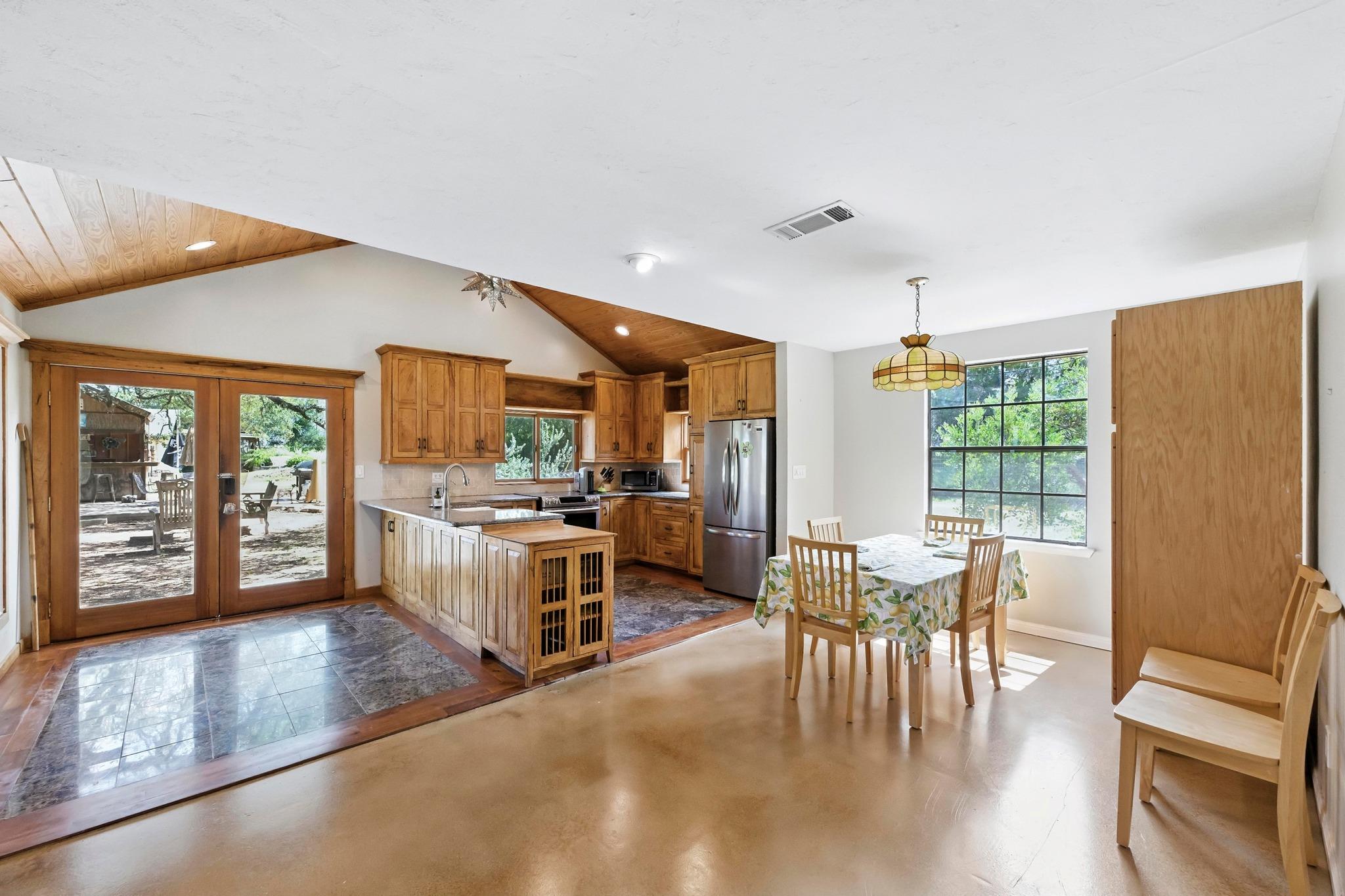 190 Carol Ann Dr, Austin, TX 78737