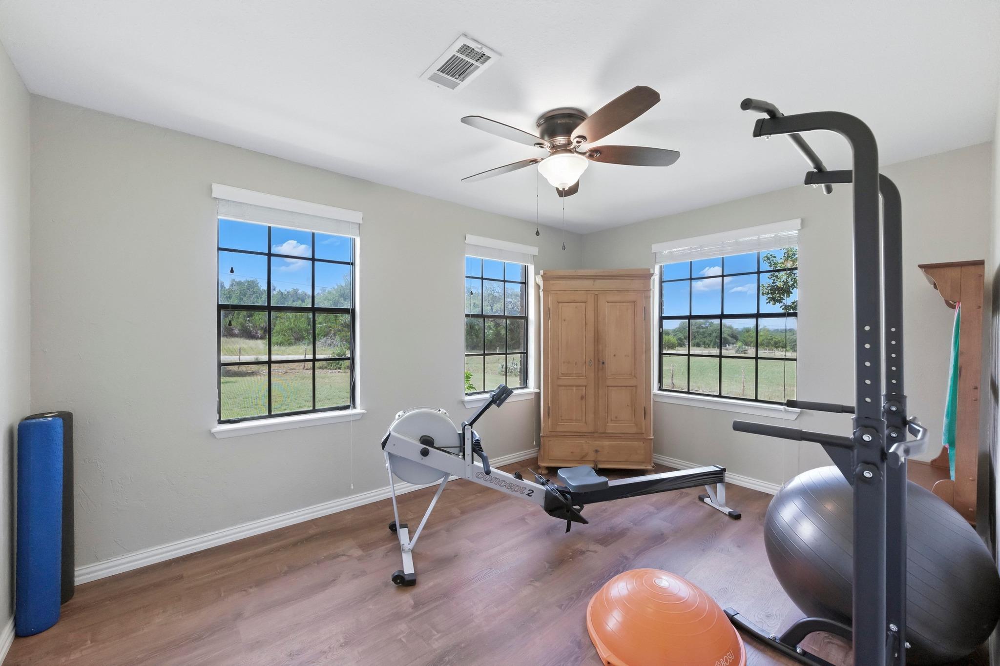 190 Carol Ann Dr, Austin, TX 78737