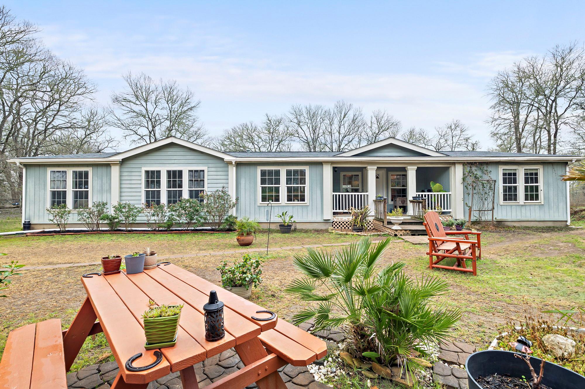 175 Fawn Ridge Rd, Cedar Creek, TX 78612