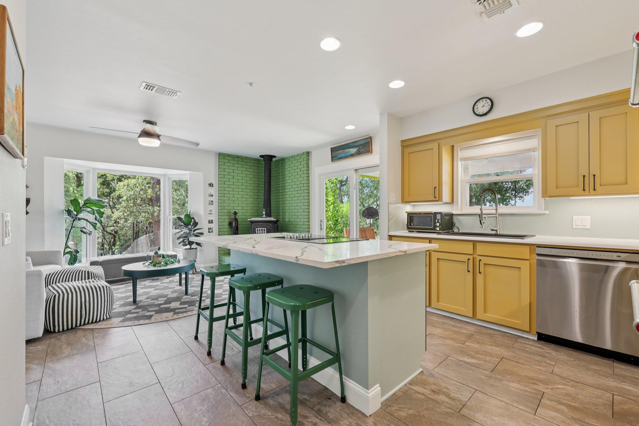 128 Copeland Hill Rd, Smithville, TX 78957