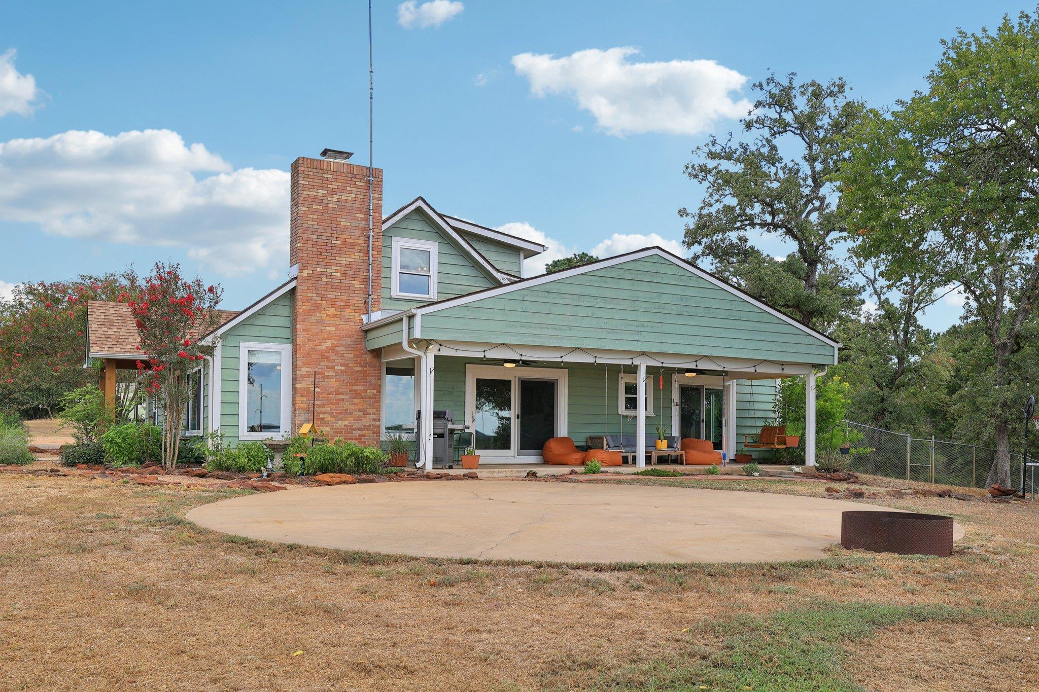 128 Copeland Hill Rd, Smithville, TX 78957