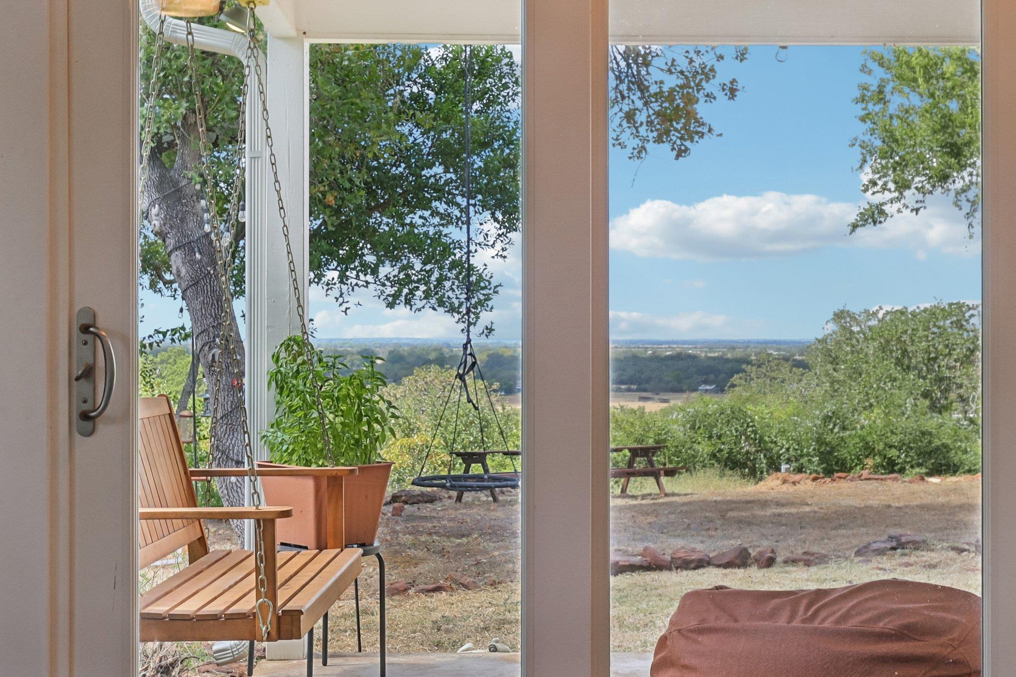 128 Copeland Hill Rd, Smithville, TX 78957