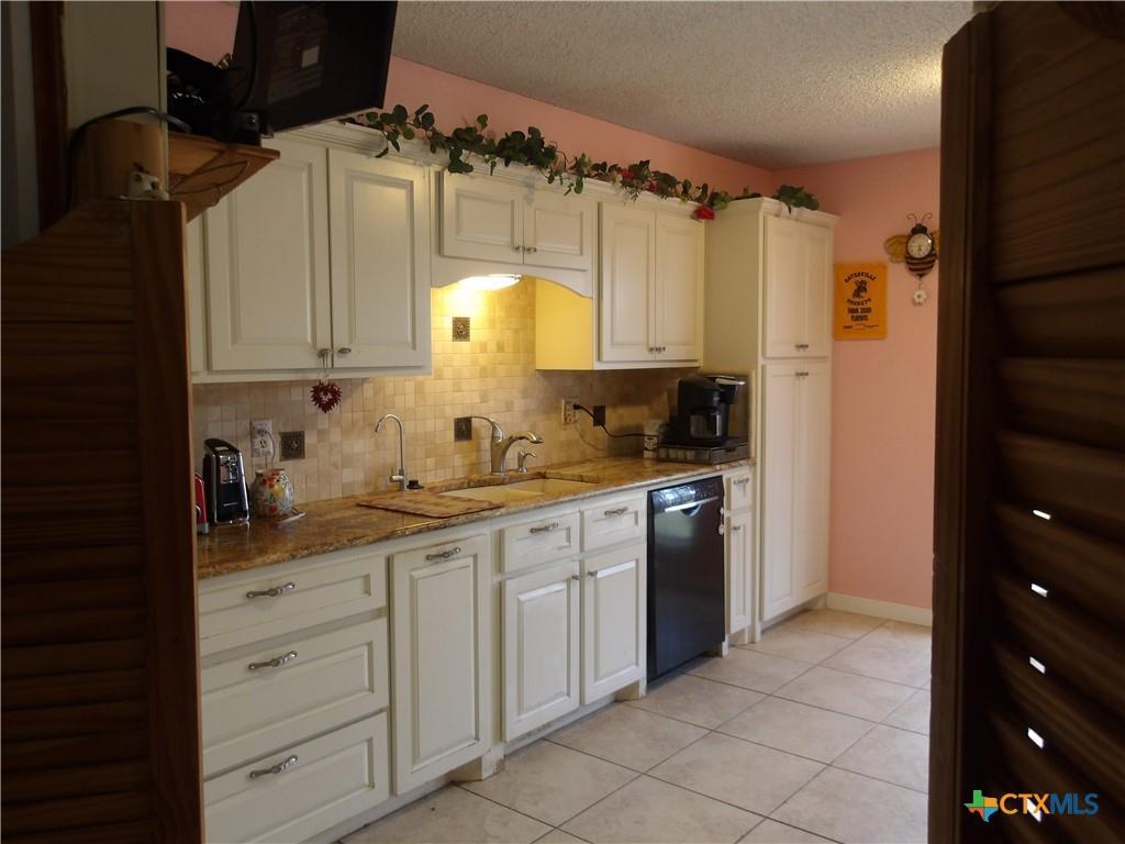 2512 S State Highway 36, Gatesville, TX 76528