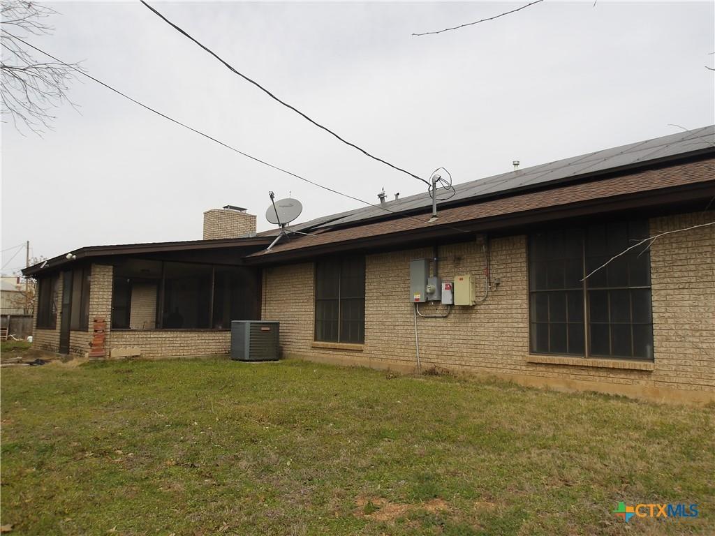 2512 S State Highway 36, Gatesville, TX 76528