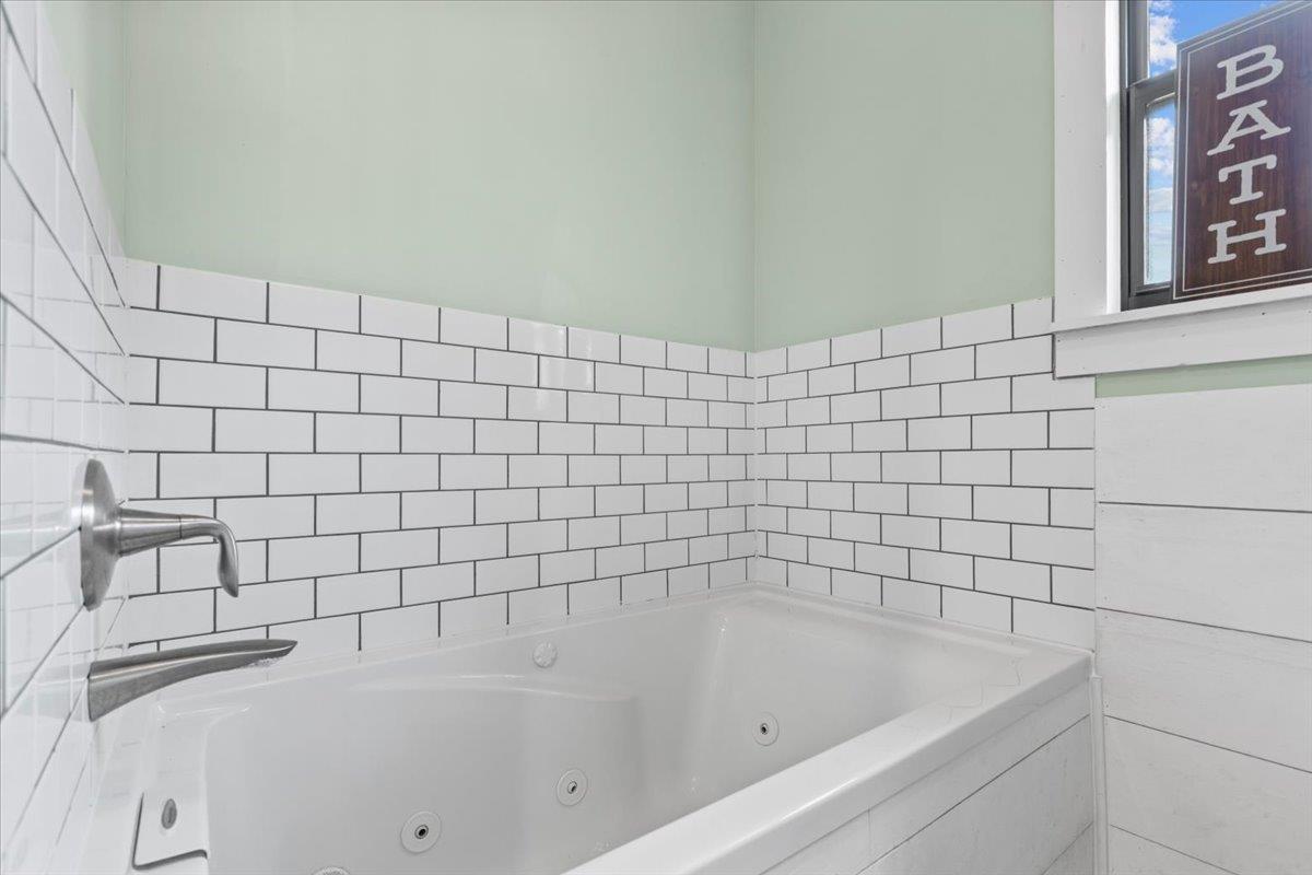 200 Rowlett Rd, Liberty Hill, TX 78642