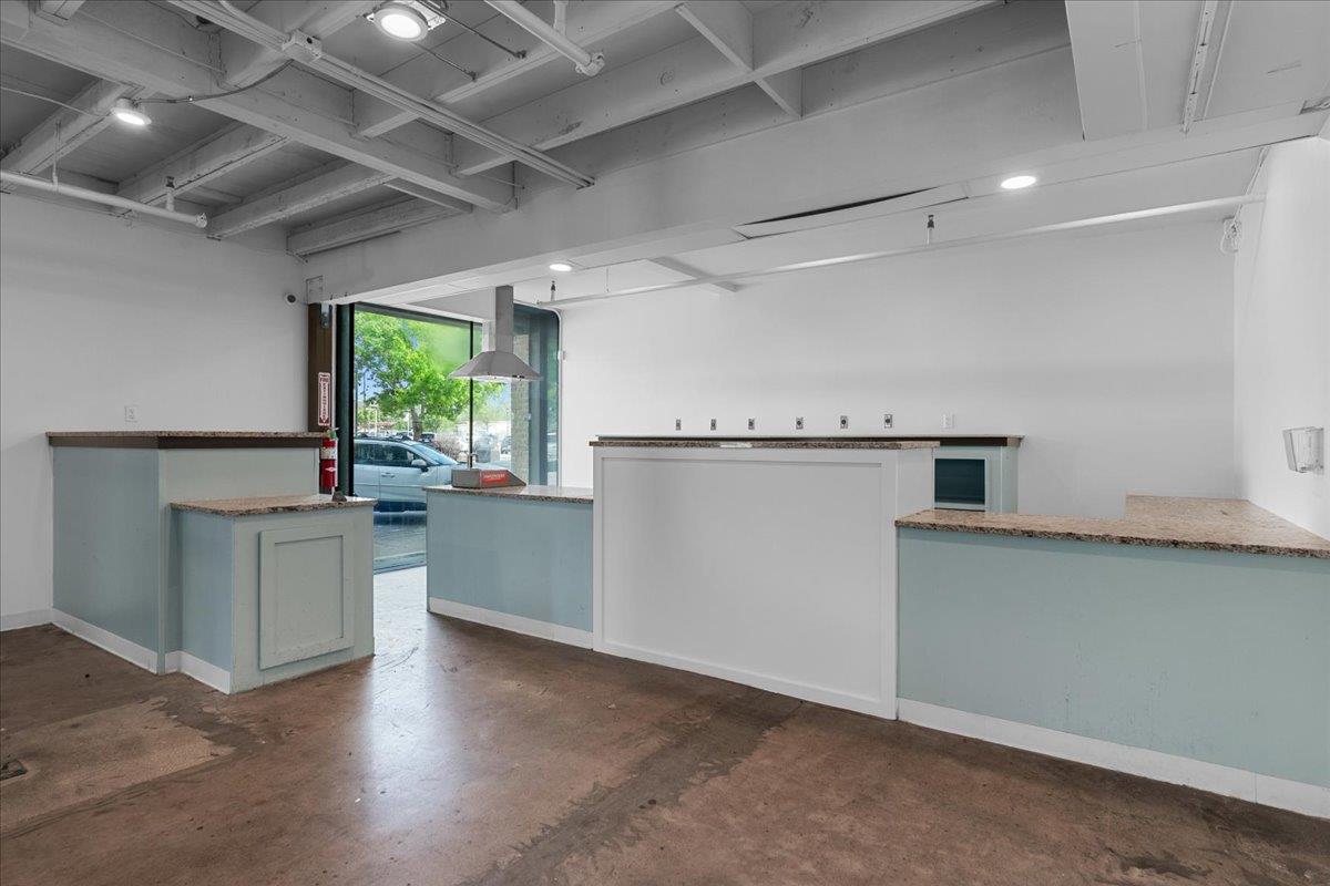 117 East St # 150, Hutto, TX 78634