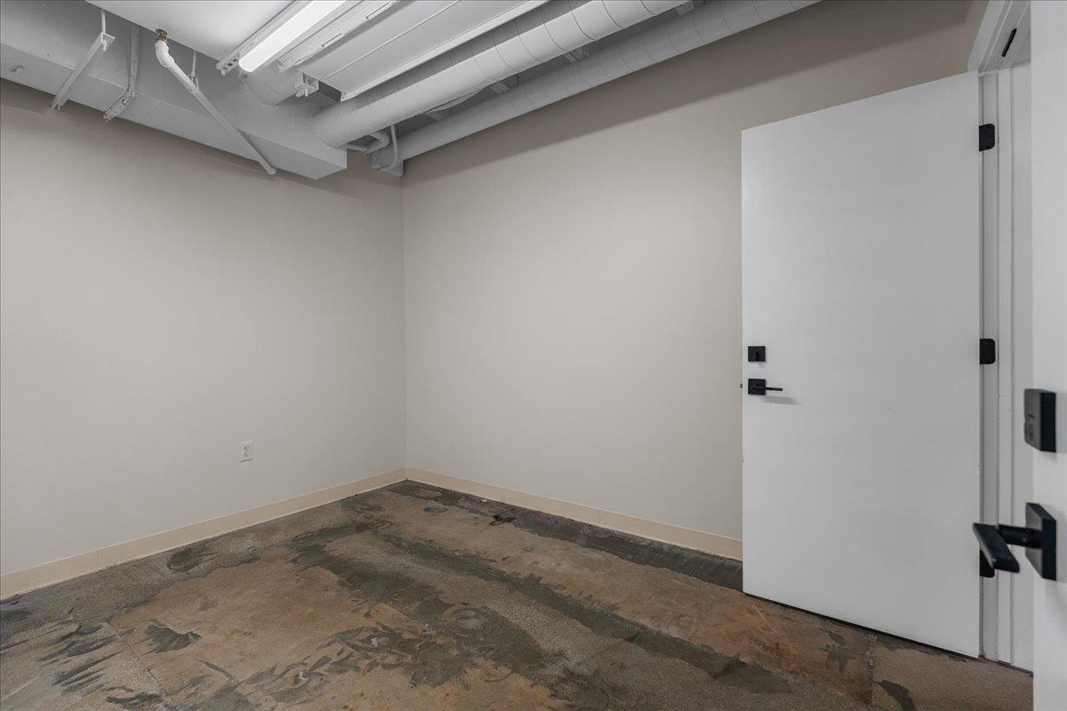 117 East St # 150, Hutto, TX 78634