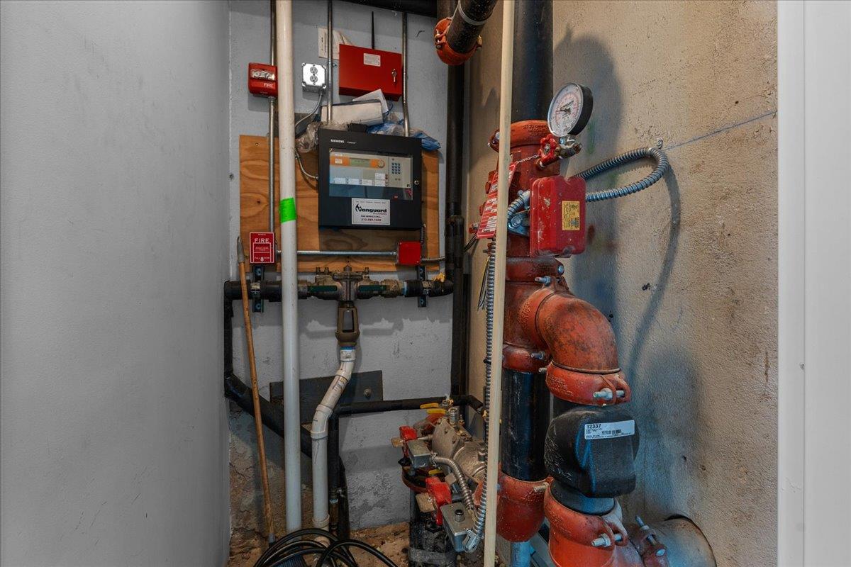 117 East St # 150, Hutto, TX 78634