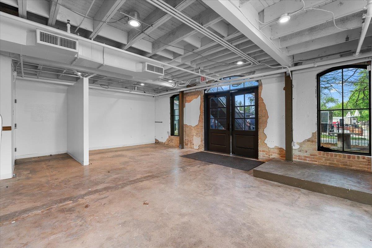 117 East St # 150, Hutto, TX 78634