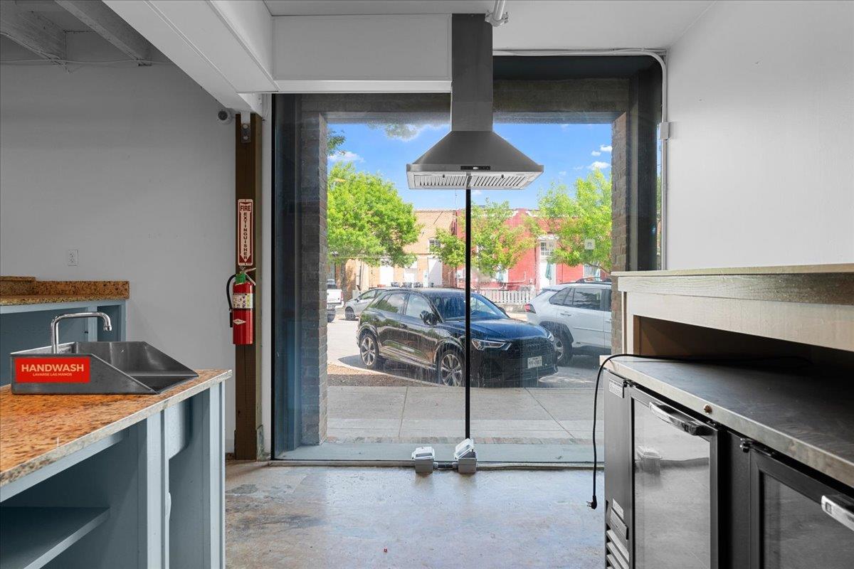 117 East St # 150, Hutto, TX 78634