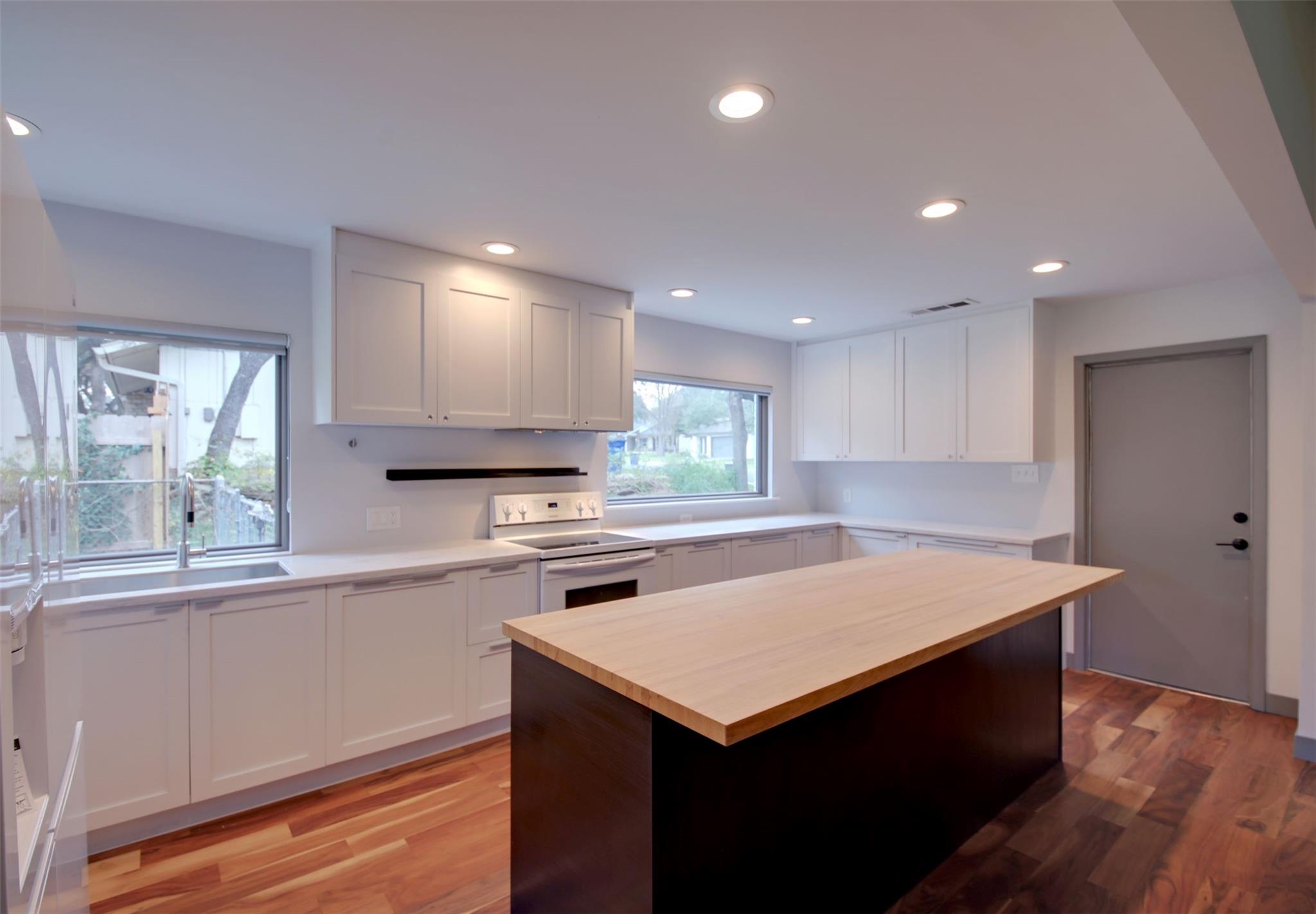 11813 Highland Oaks Trl, Austin, TX 78759