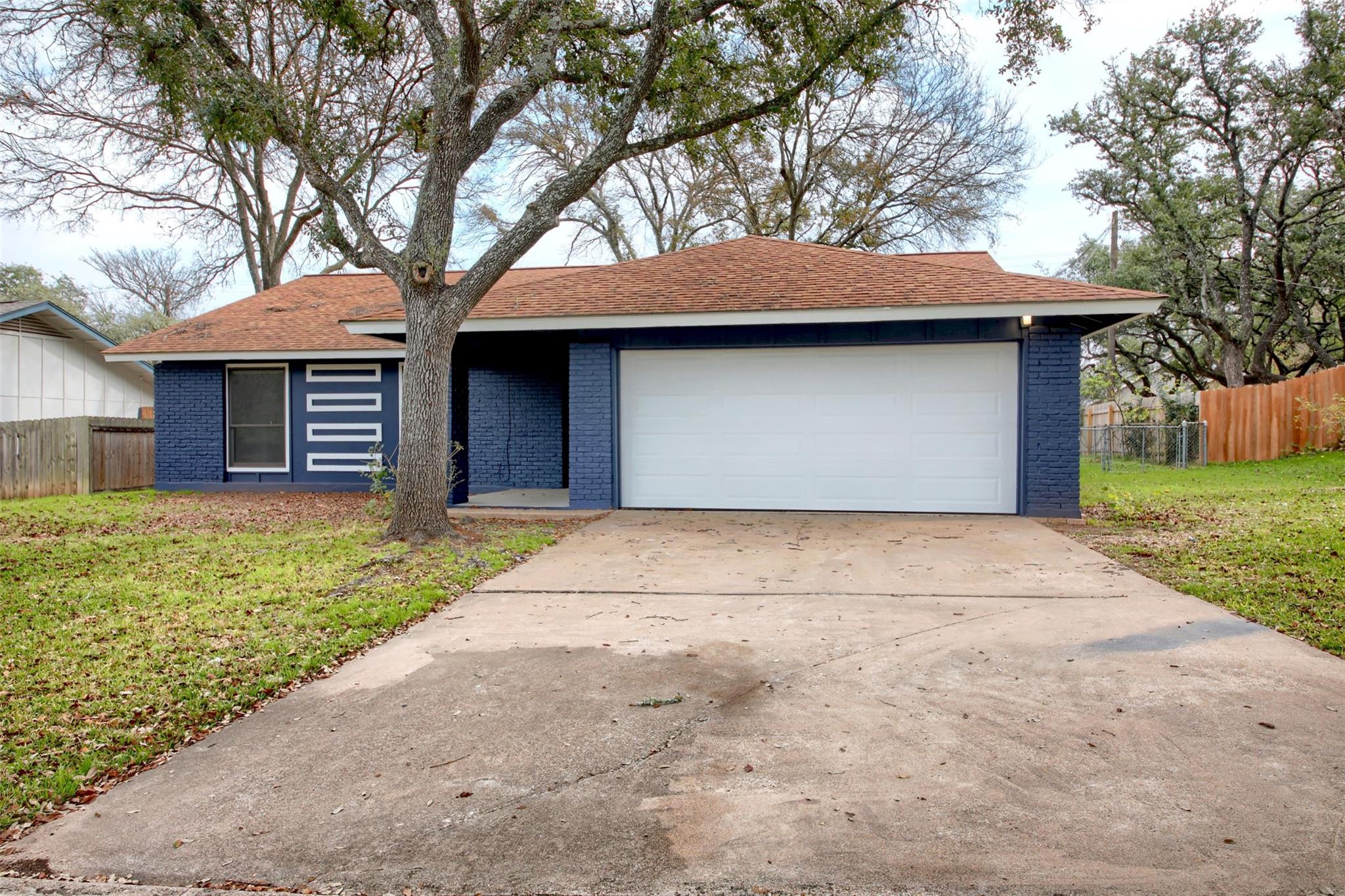 11813 Highland Oaks Trl, Austin, TX 78759