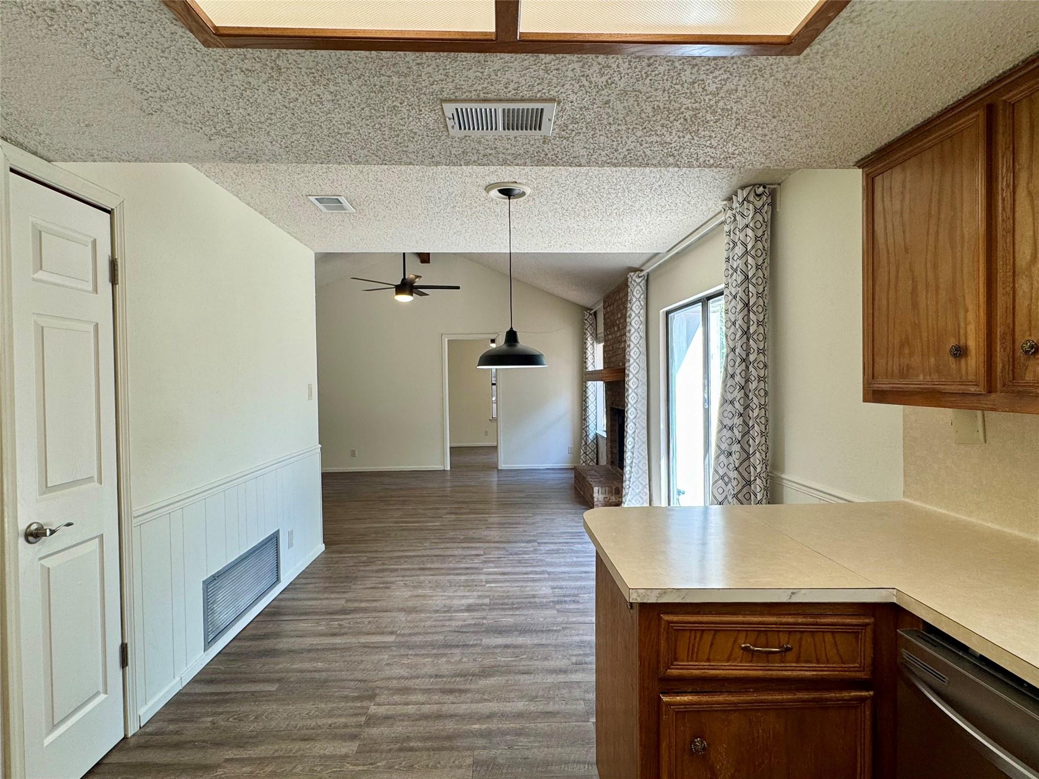 1203 Yorkshire Ln, Round Rock, TX 78664