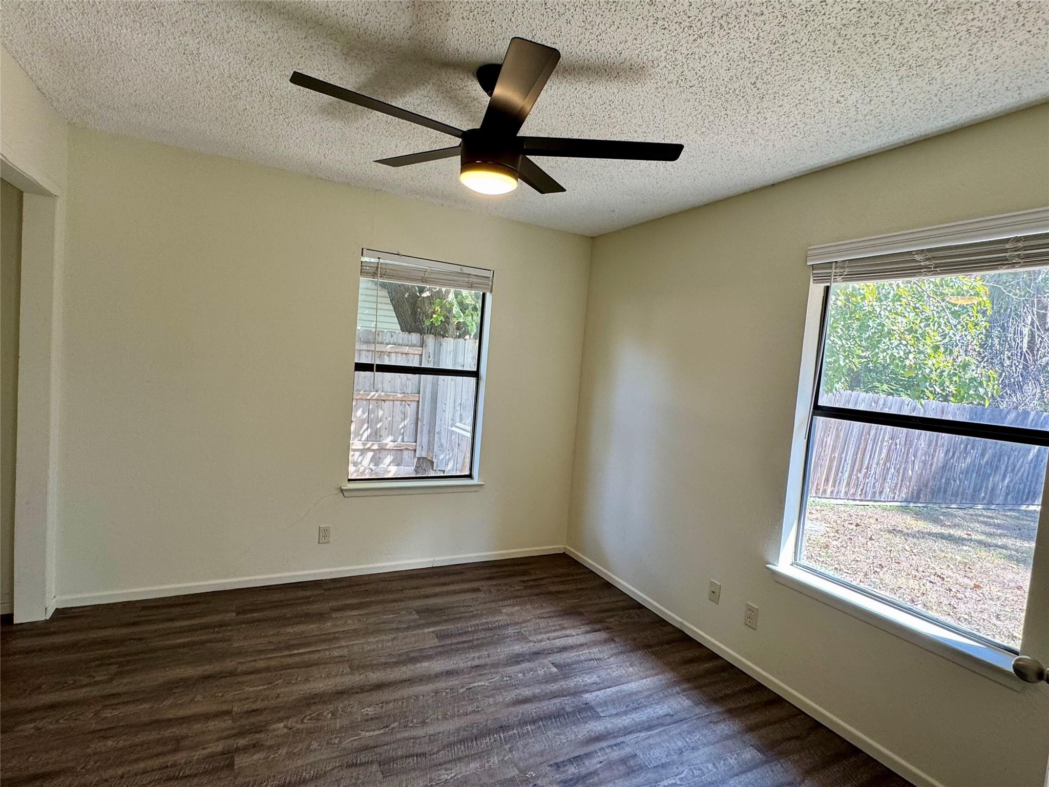 1203 Yorkshire Ln, Round Rock, TX 78664