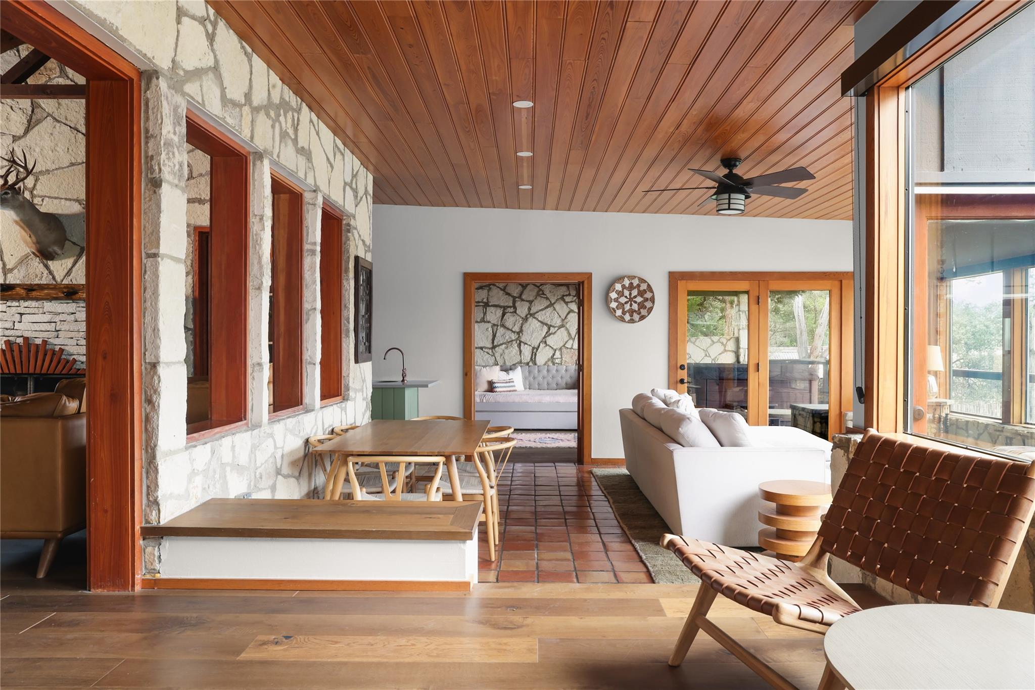 19745 Lakehurst Loop, Spicewood, TX 78669