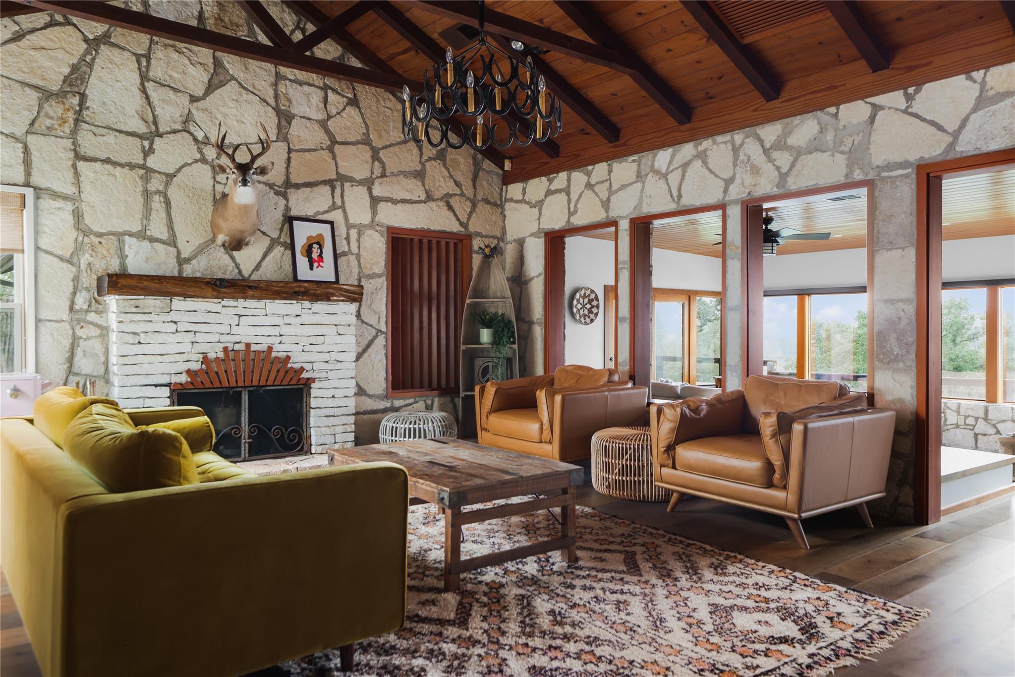 19745 Lakehurst Loop, Spicewood, TX 78669