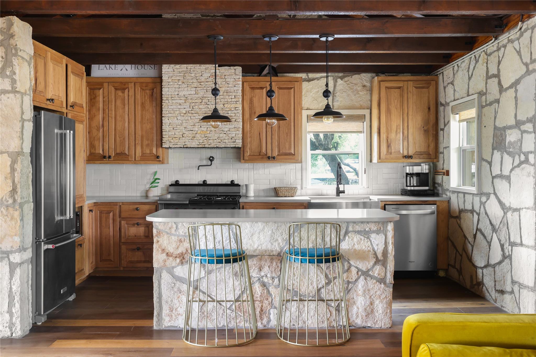 19745 Lakehurst Loop, Spicewood, TX 78669