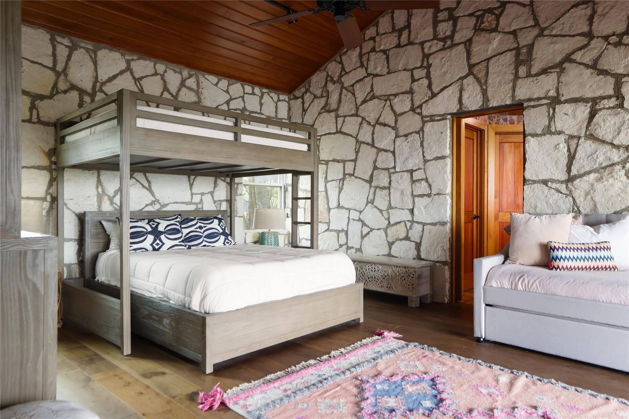 19745 Lakehurst Loop, Spicewood, TX 78669