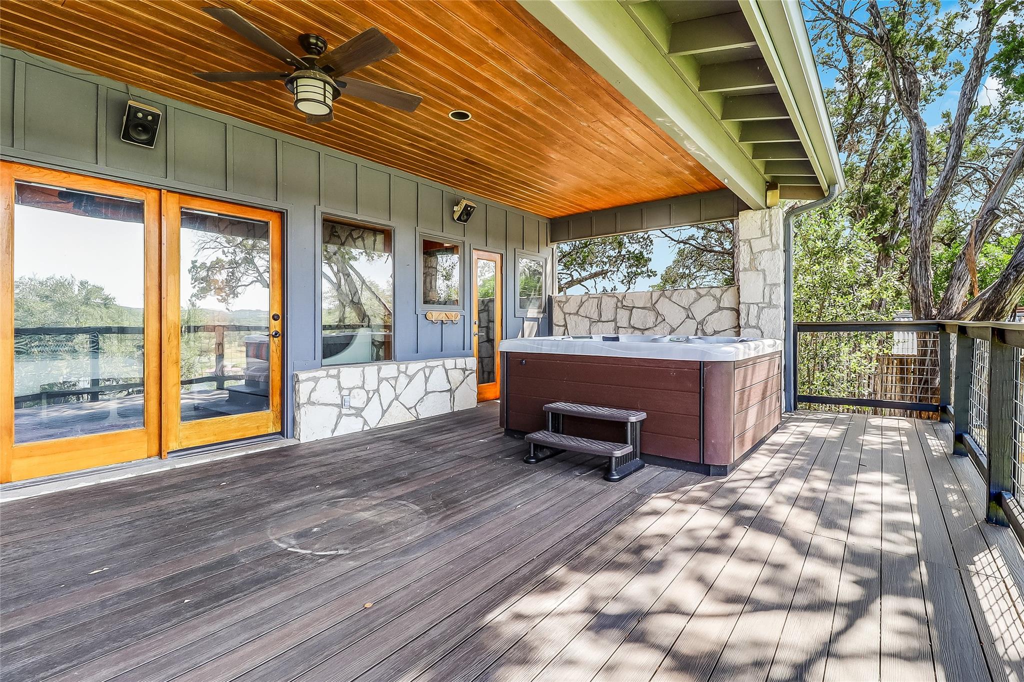 19745 Lakehurst Loop, Spicewood, TX 78669