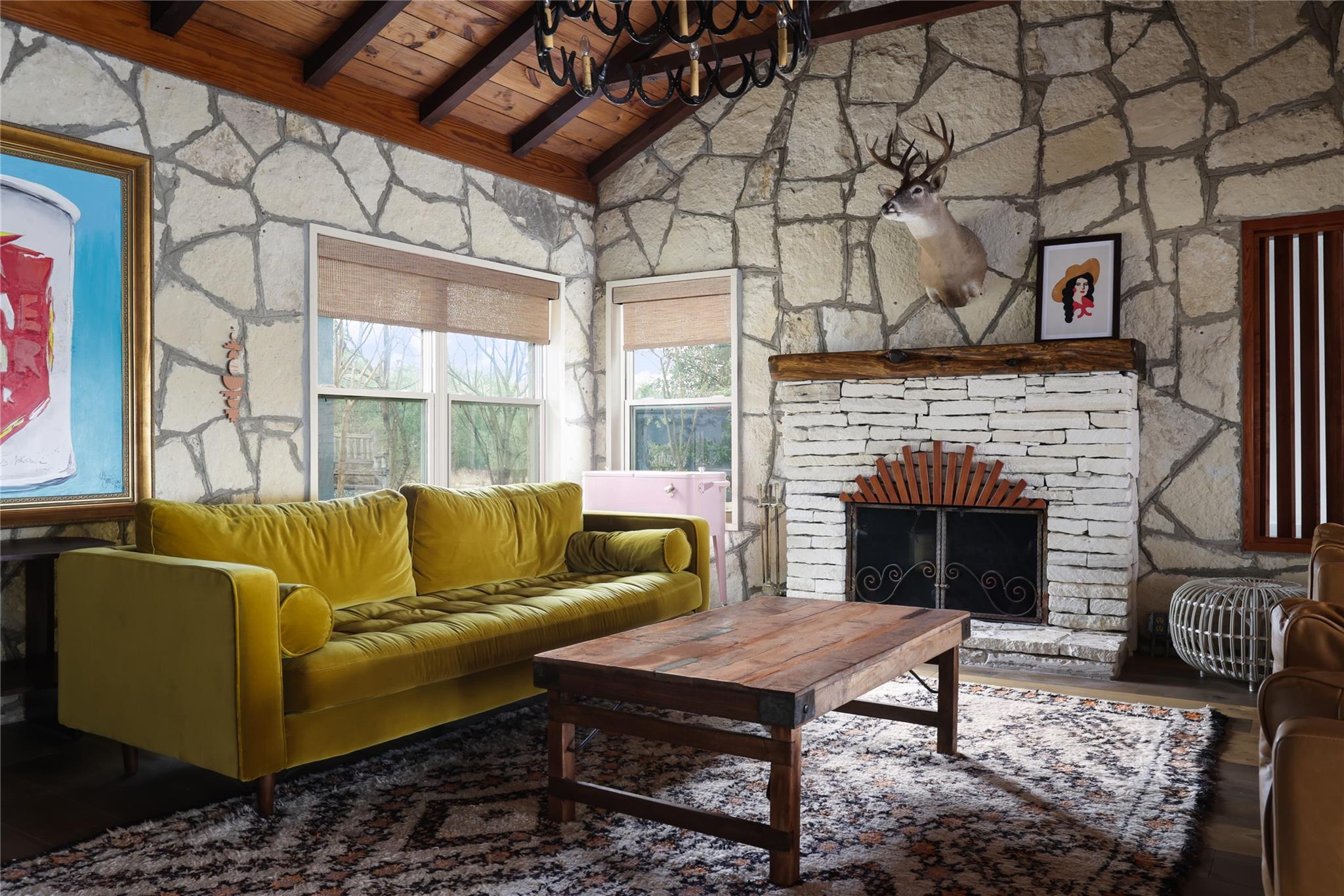 19745 Lakehurst Loop, Spicewood, TX 78669