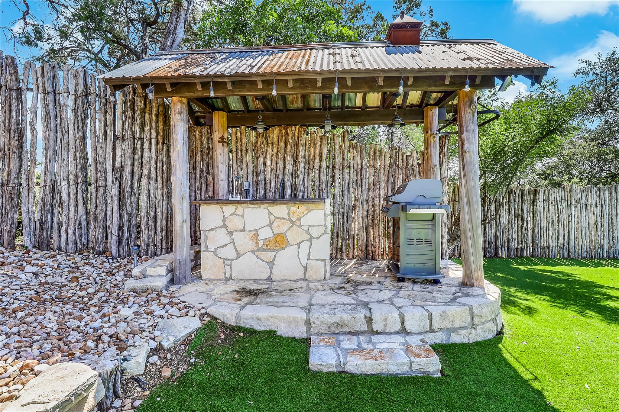 19745 Lakehurst Loop, Spicewood, TX 78669