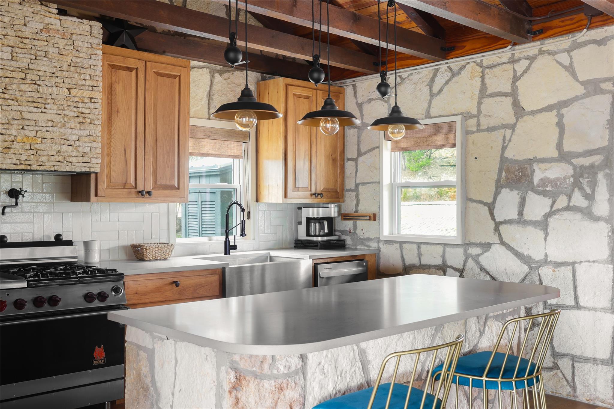 19745 Lakehurst Loop, Spicewood, TX 78669