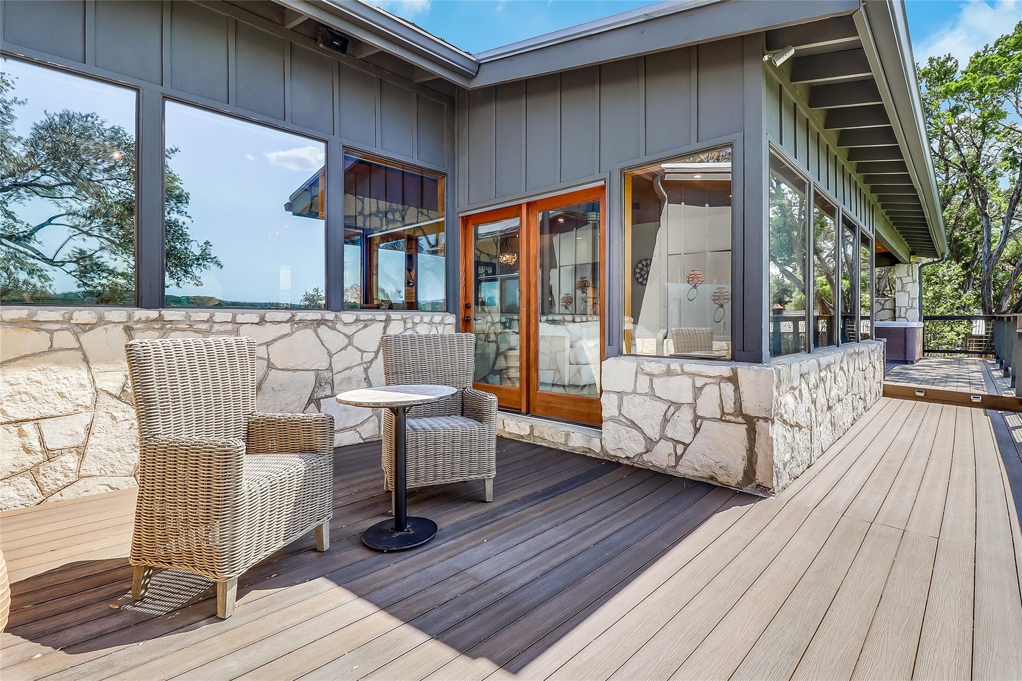 19745 Lakehurst Loop, Spicewood, TX 78669