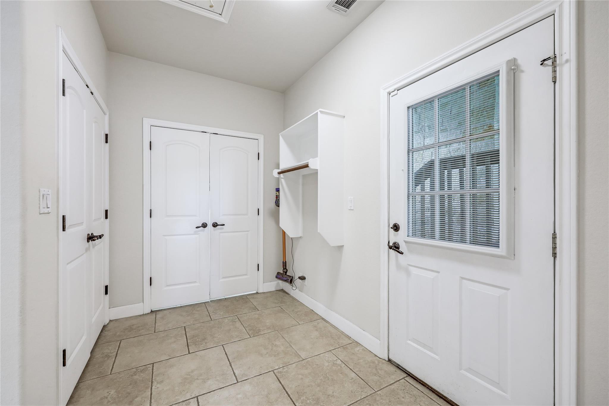 20638 Highland Lake Dr, Lago Vista, TX 78645