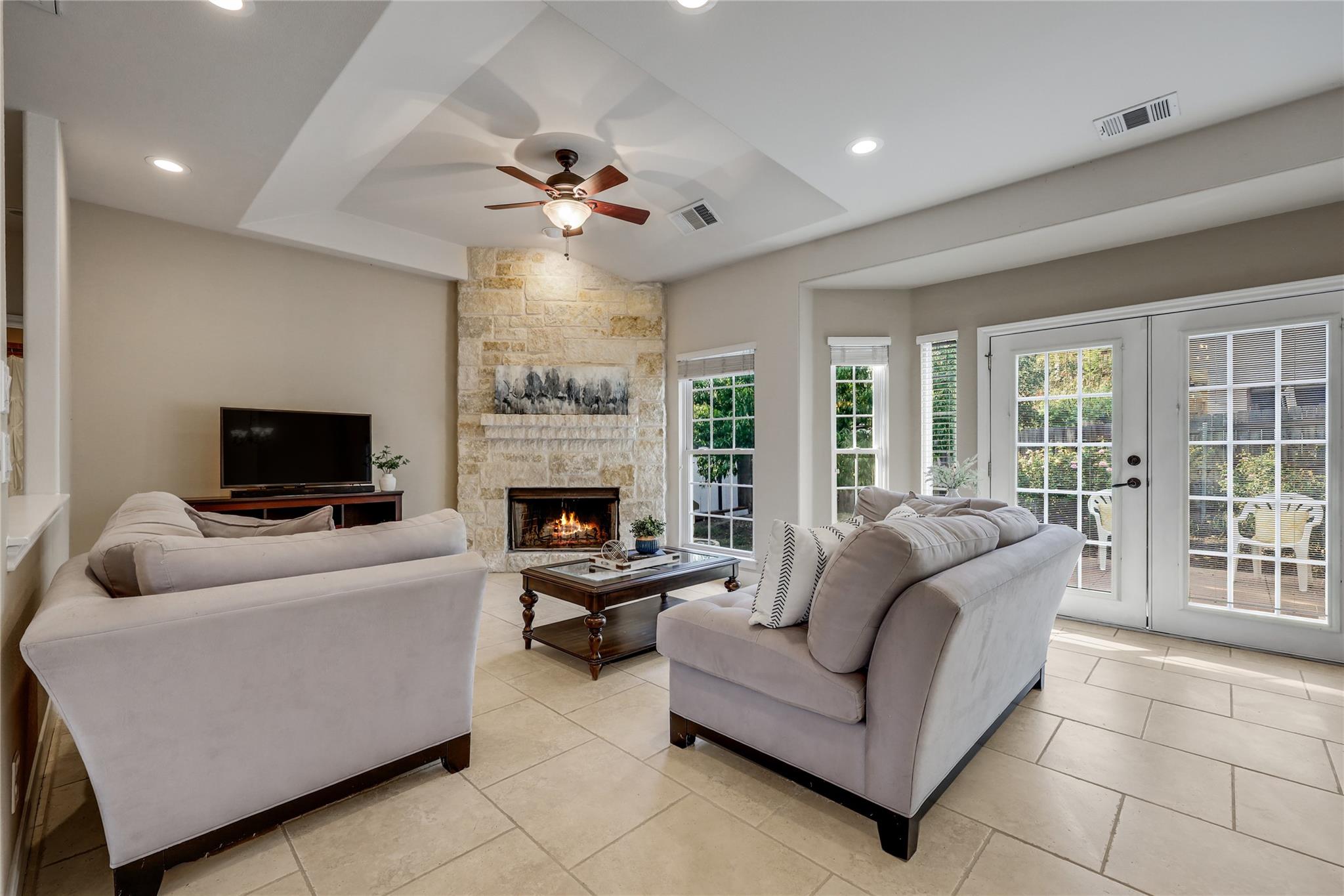 20638 Highland Lake Dr, Lago Vista, TX 78645