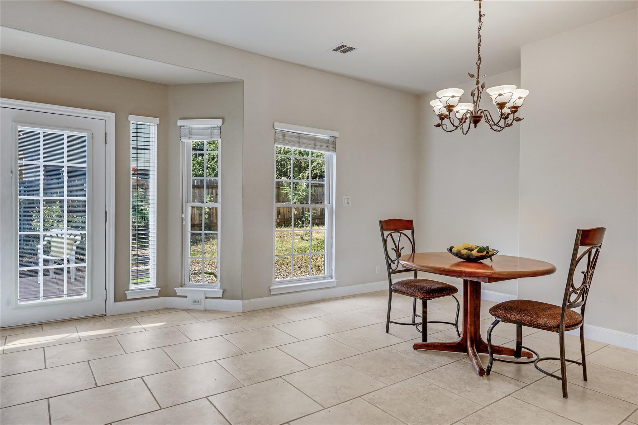 20638 Highland Lake Dr, Lago Vista, TX 78645